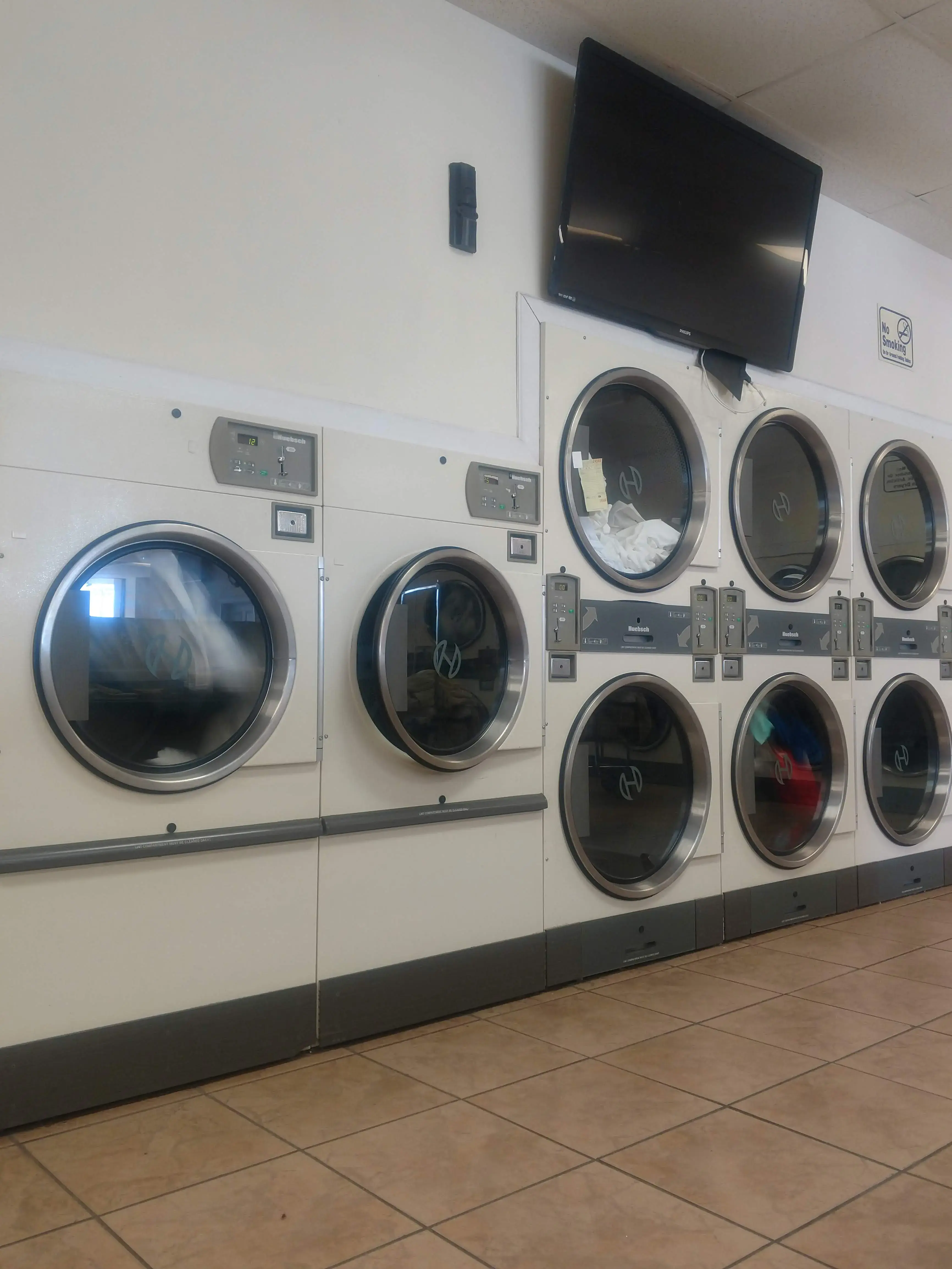 Franz Washateria And Cleaners thumbnail 16