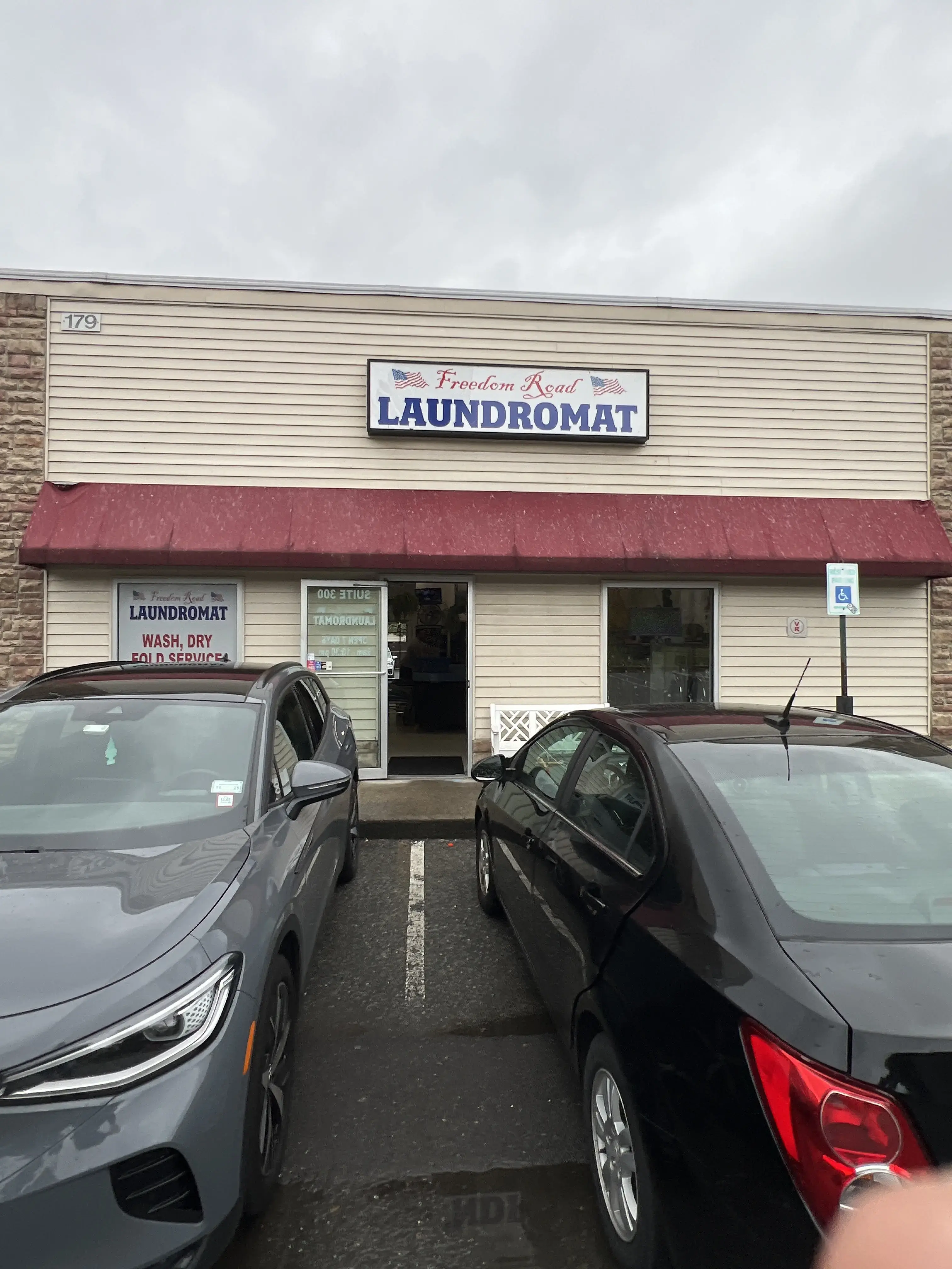 Freedom Road Laundramat thumbnail 15