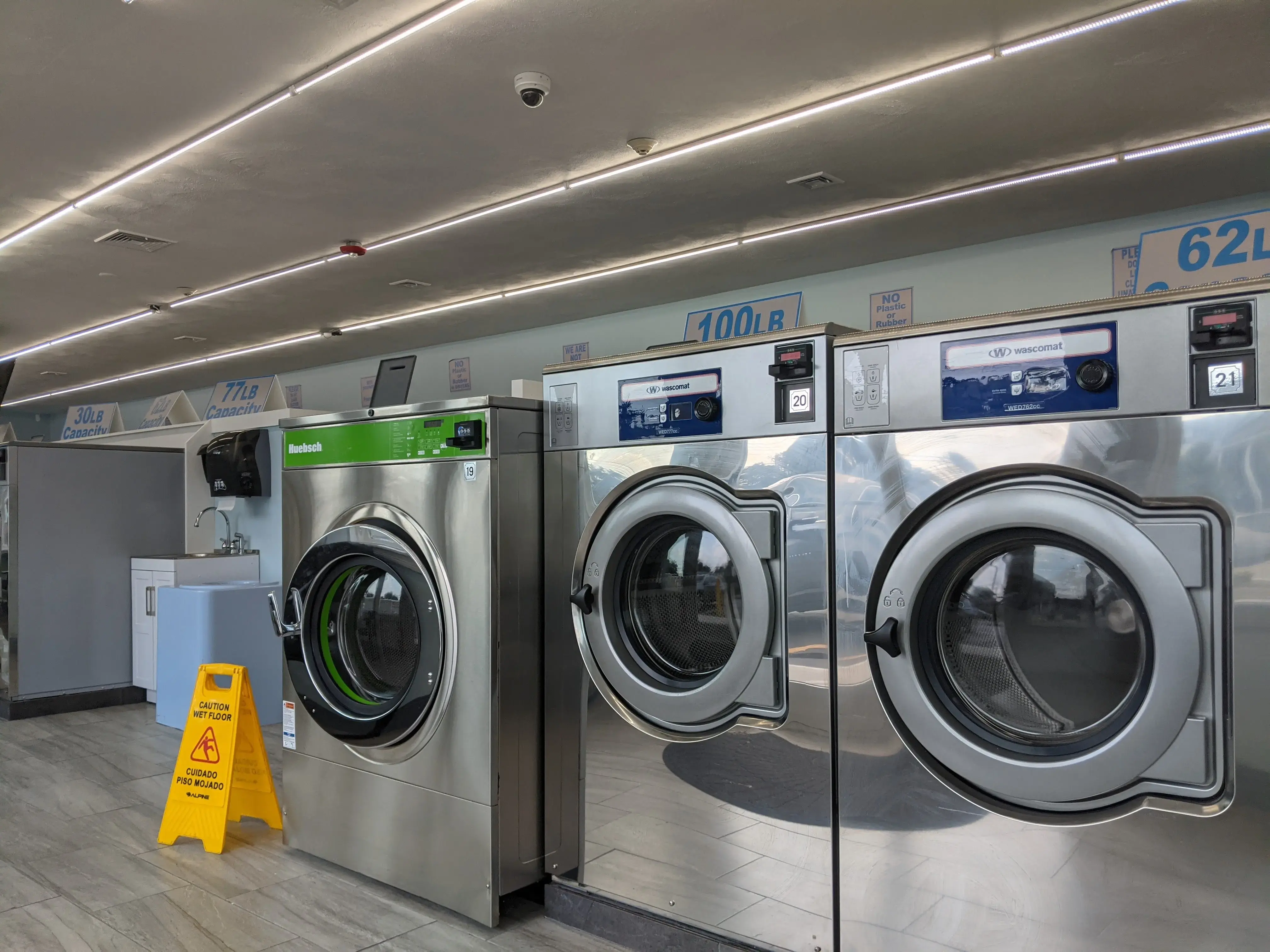 Freeway Laundry location