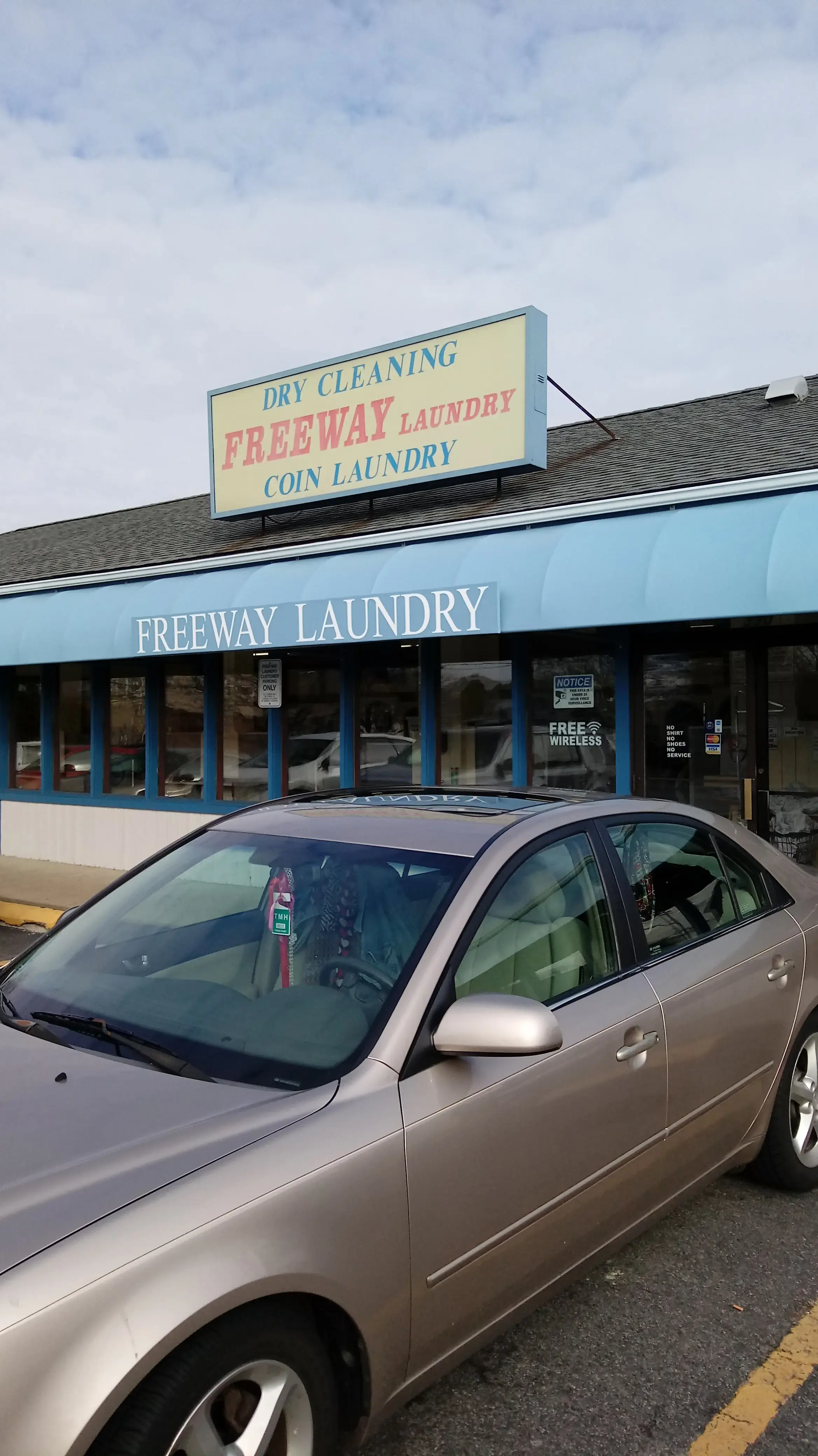 Freeway Laundry thumbnail 7
