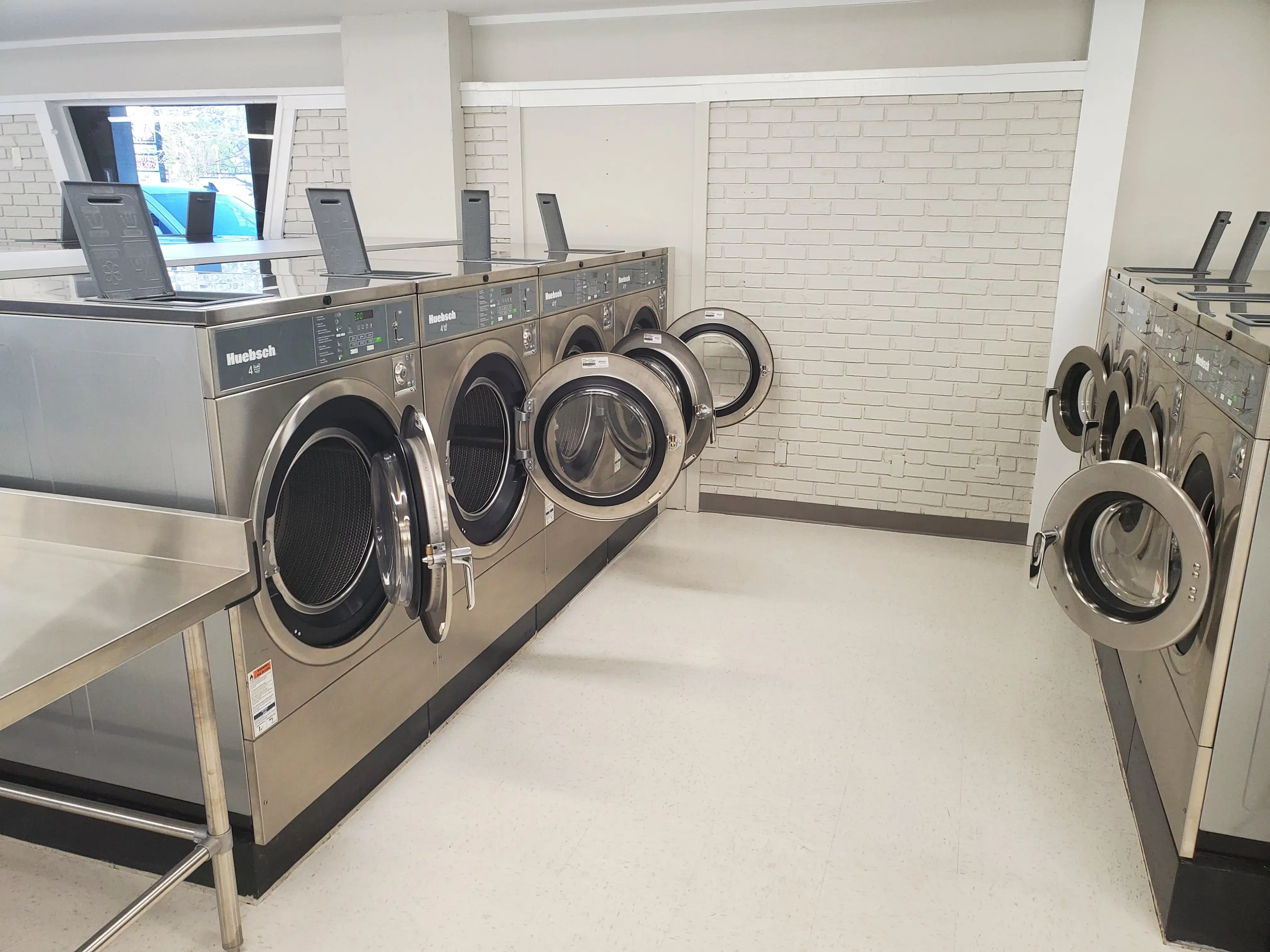 Fresh and Clean Laundromat thumbnail 13