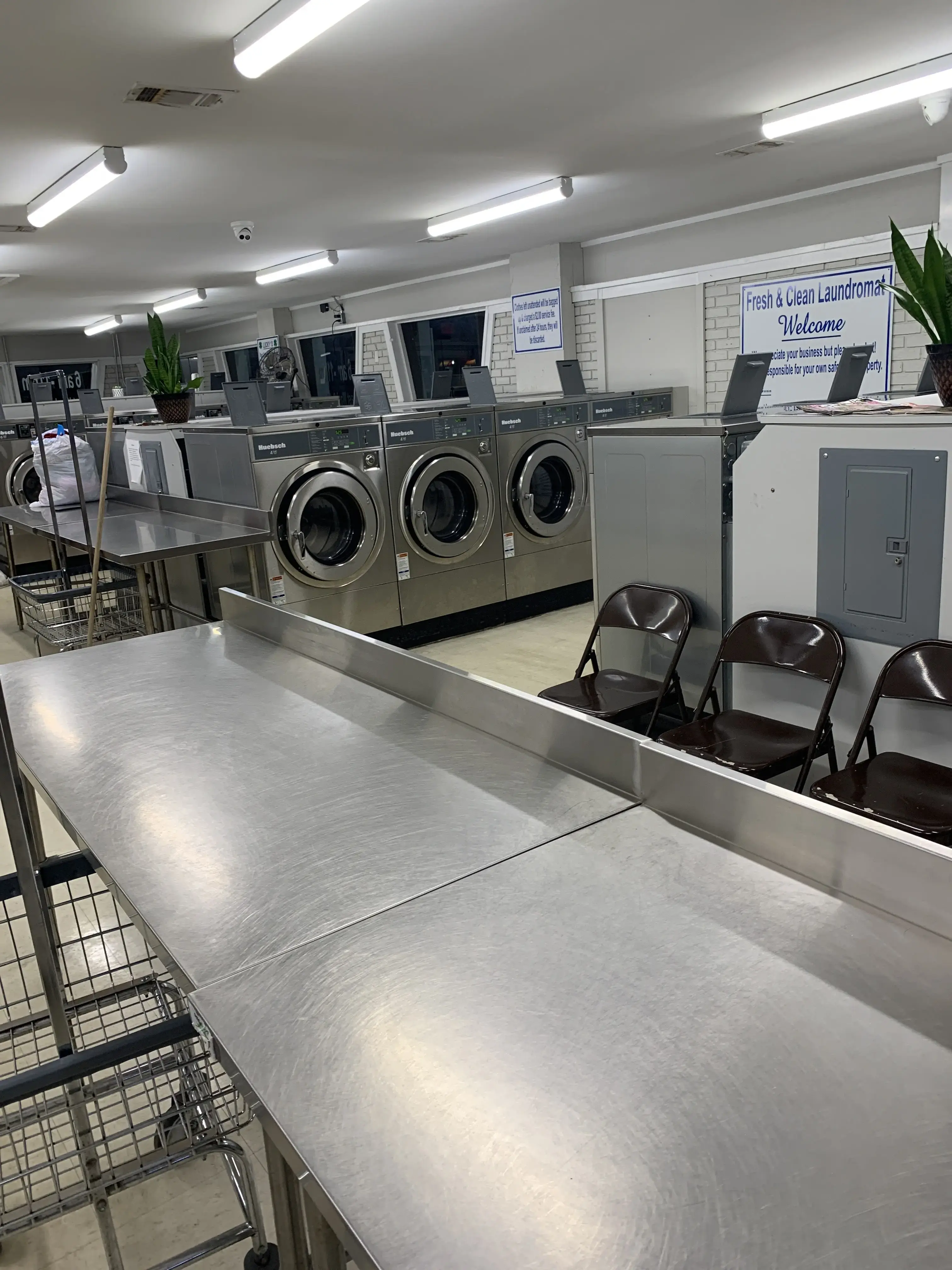 Fresh and Clean Laundromat thumbnail 12