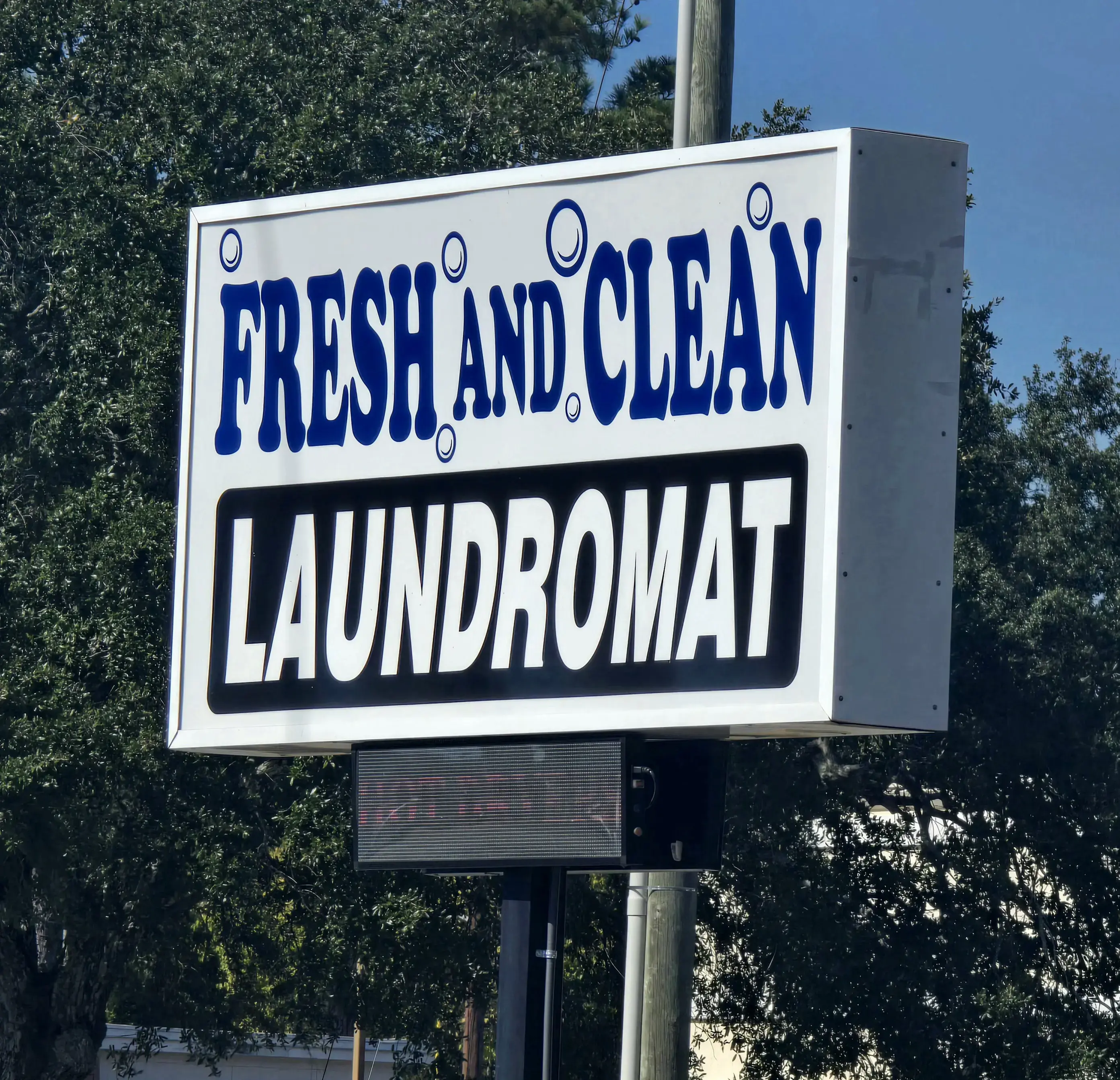 Fresh and Clean Laundromat thumbnail 9