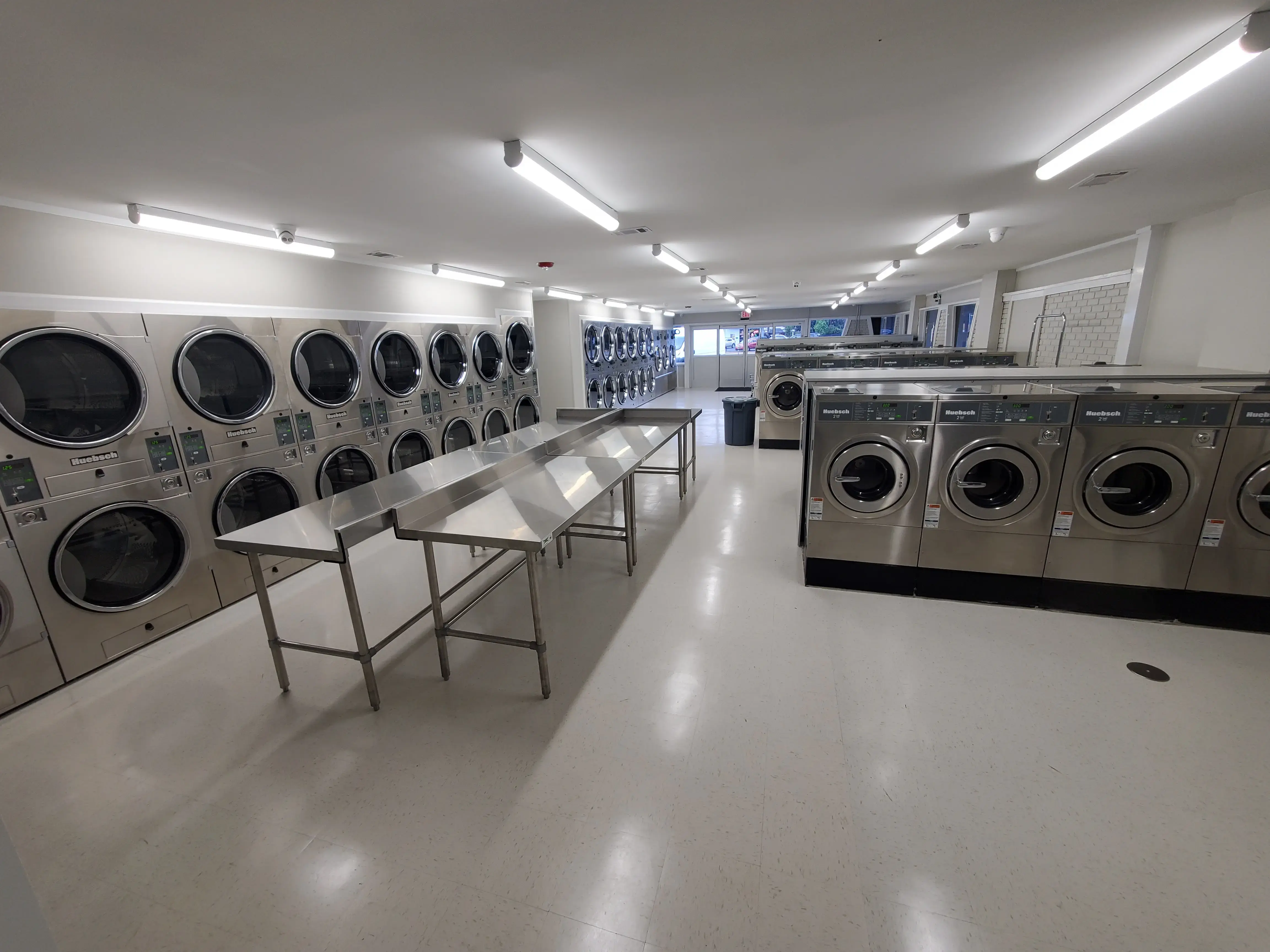 Fresh and Clean Laundromat thumbnail 11