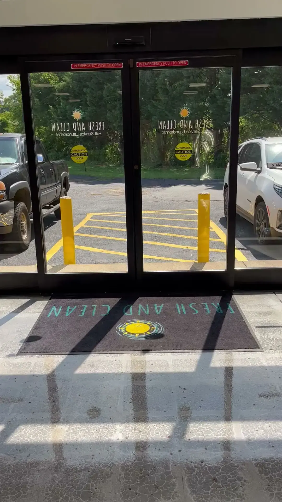 Fresh and Clean Laundromat - Image 17