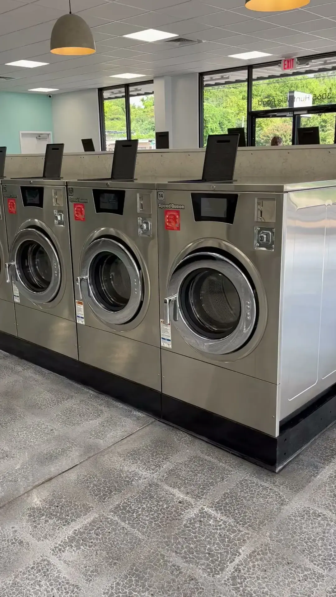 Fresh and Clean Laundromat thumbnail 10