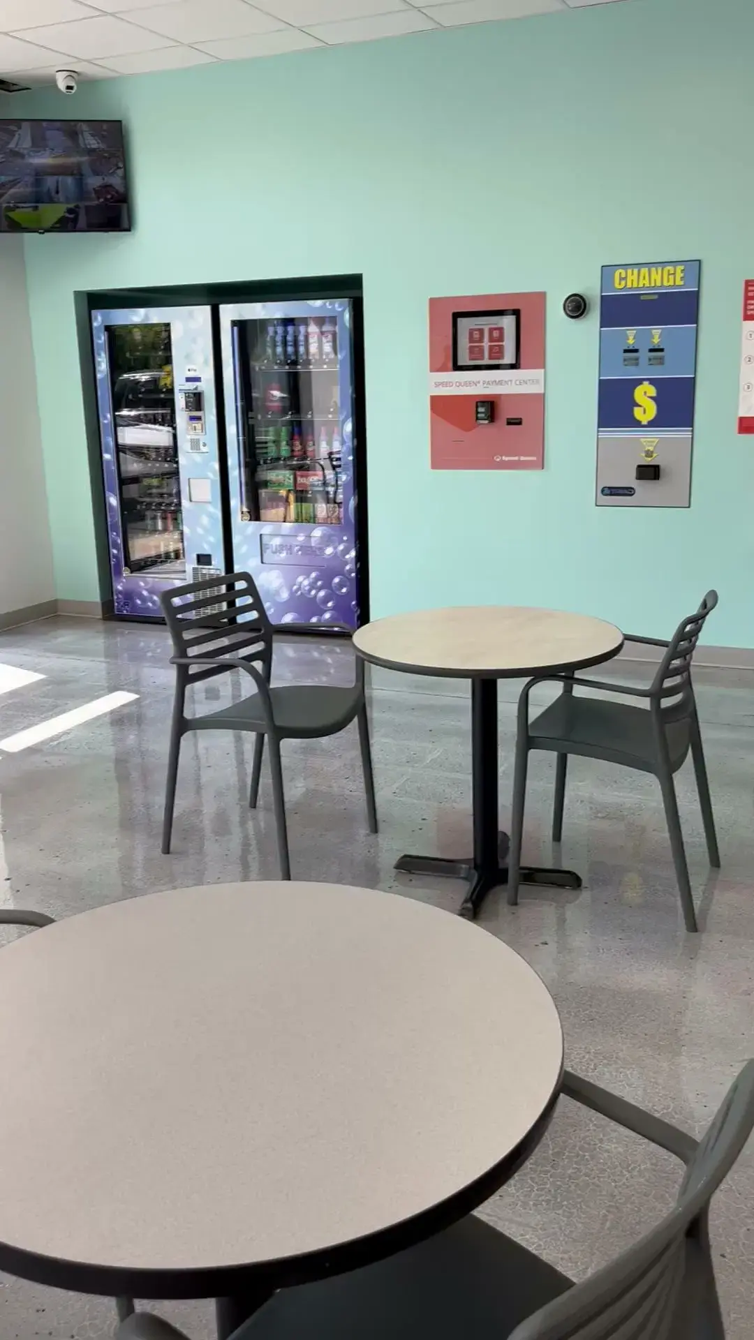 Fresh and Clean Laundromat - Image 8