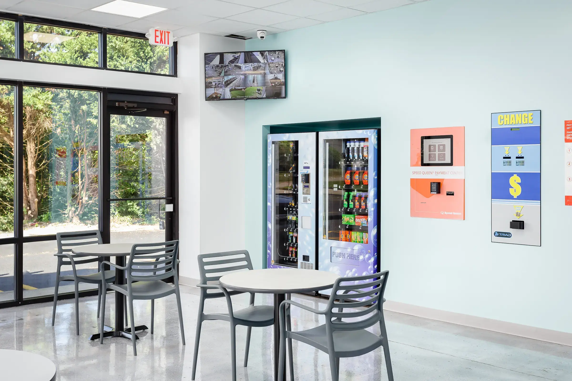 Fresh and Clean Laundromat - Image 13