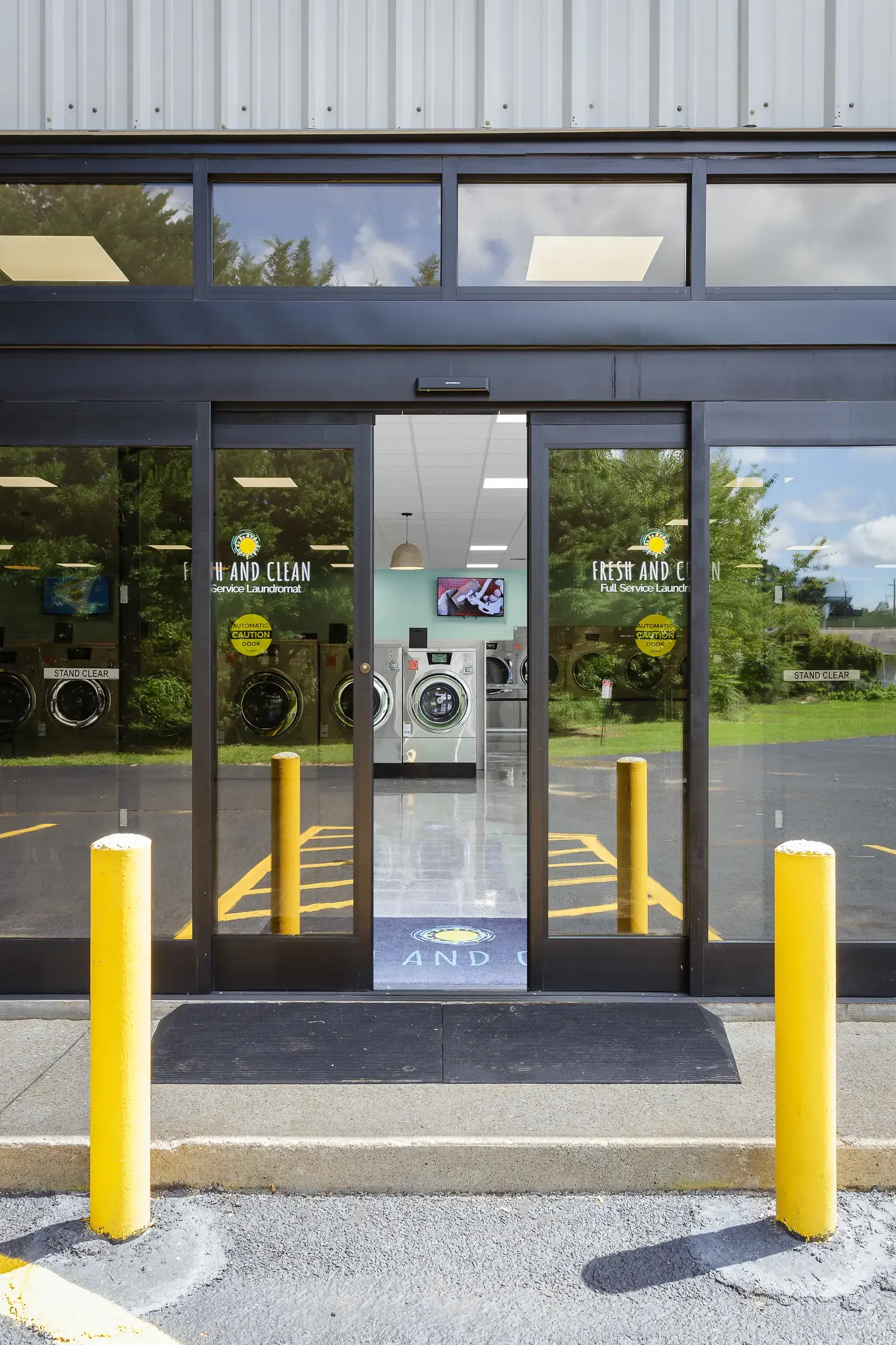 Fresh and Clean Laundromat thumbnail 11