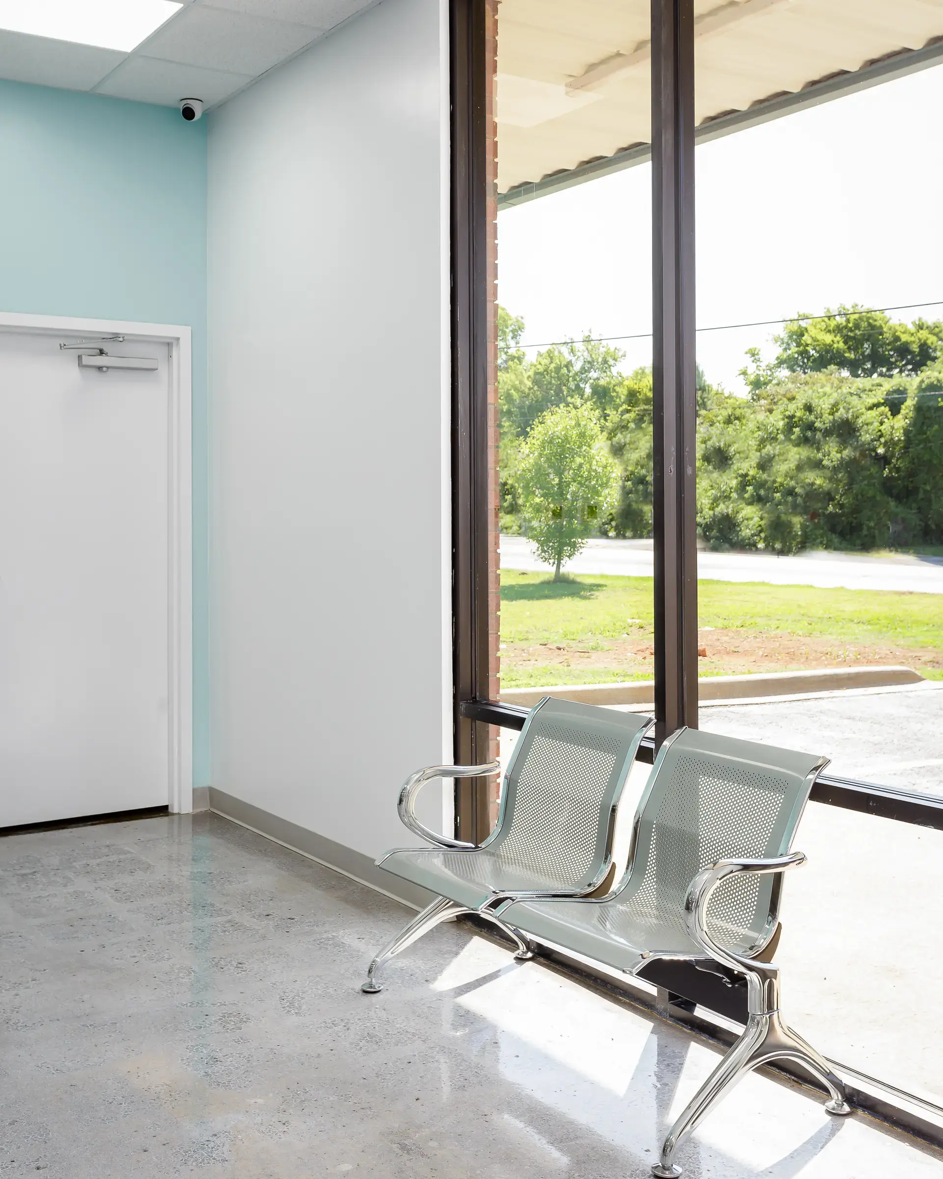 Fresh and Clean Laundromat - Image 12