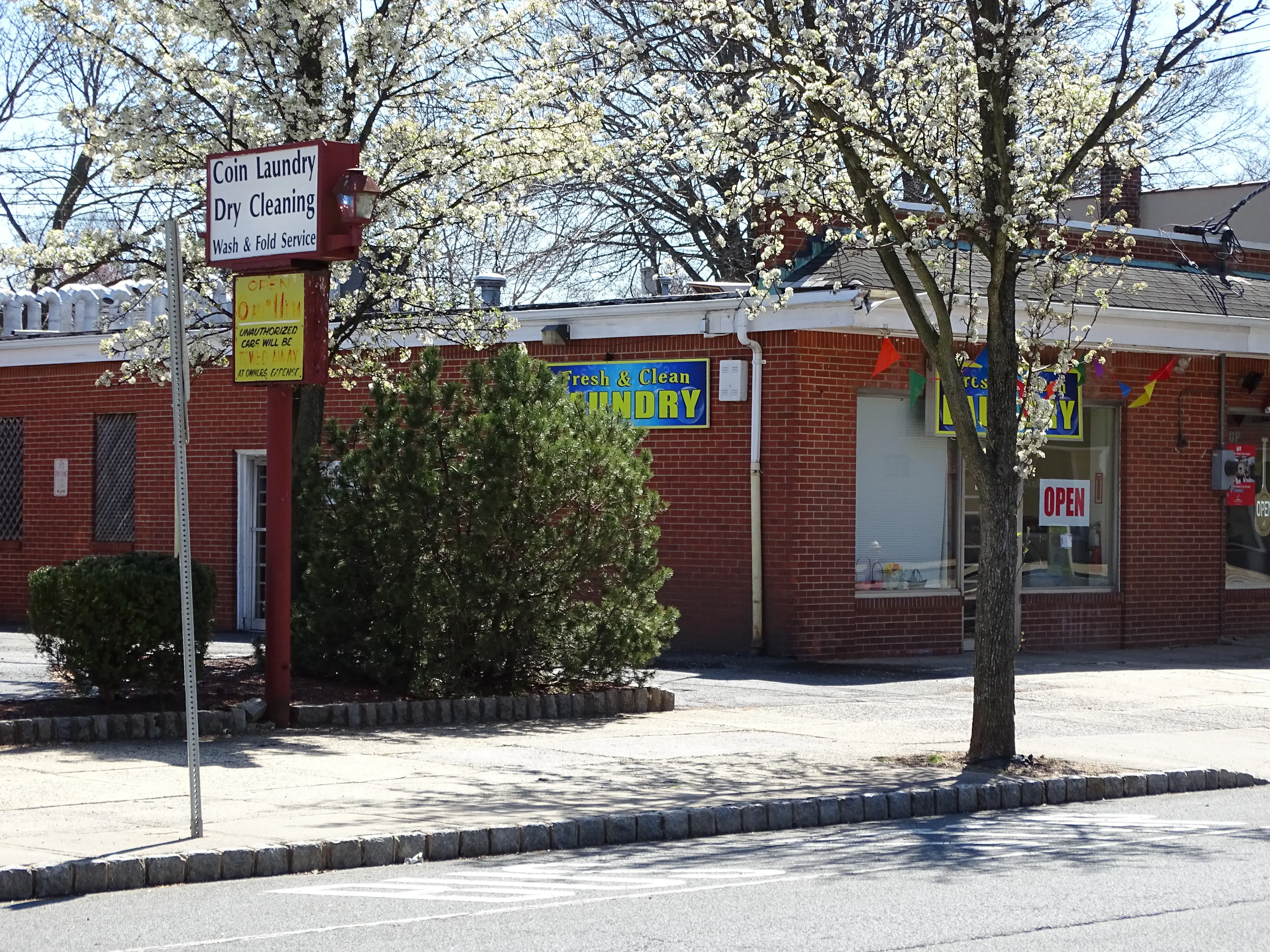 Fresh and Clean Laundromat - Image 9