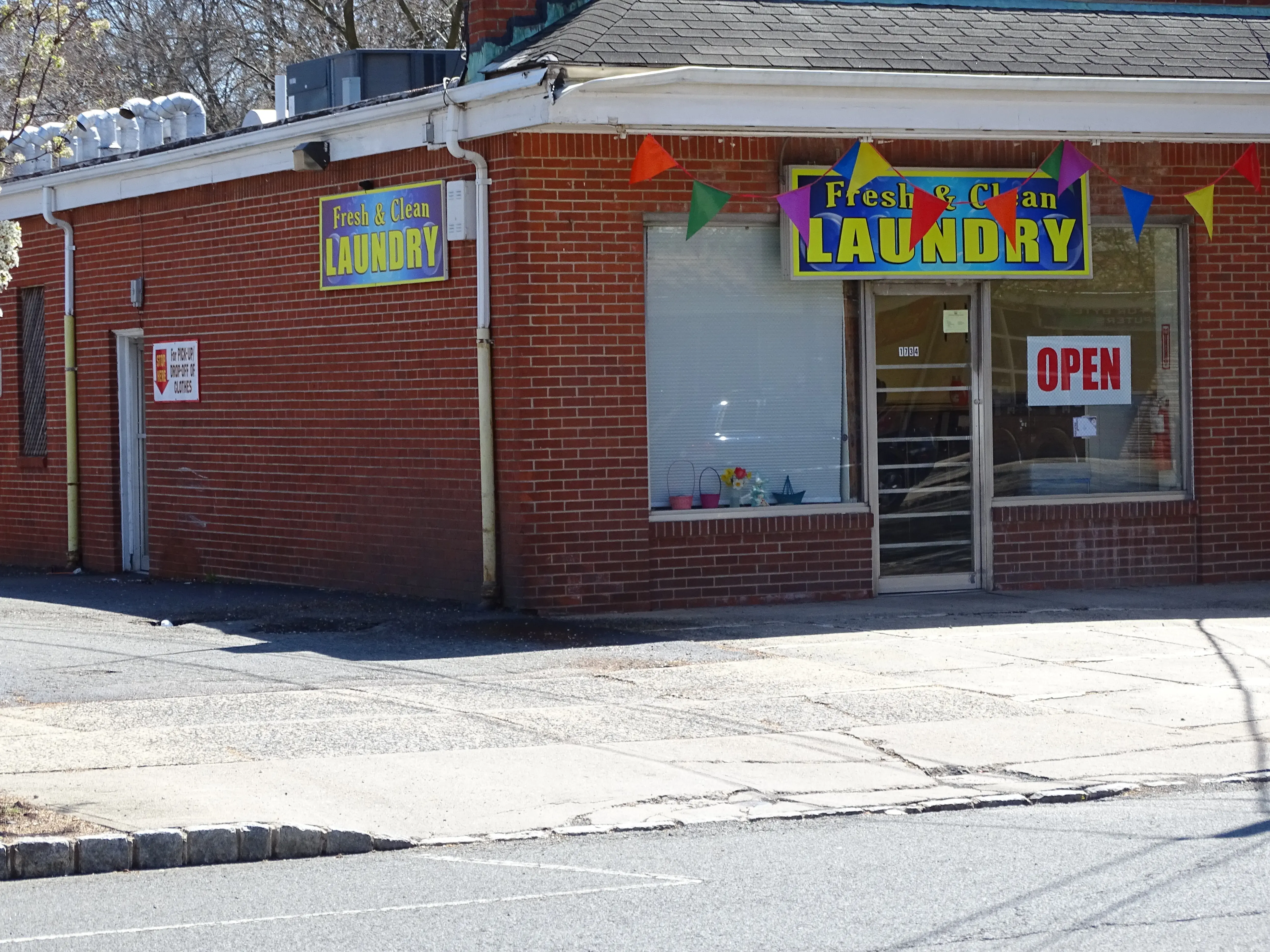 Fresh and Clean Laundromat - Image 4