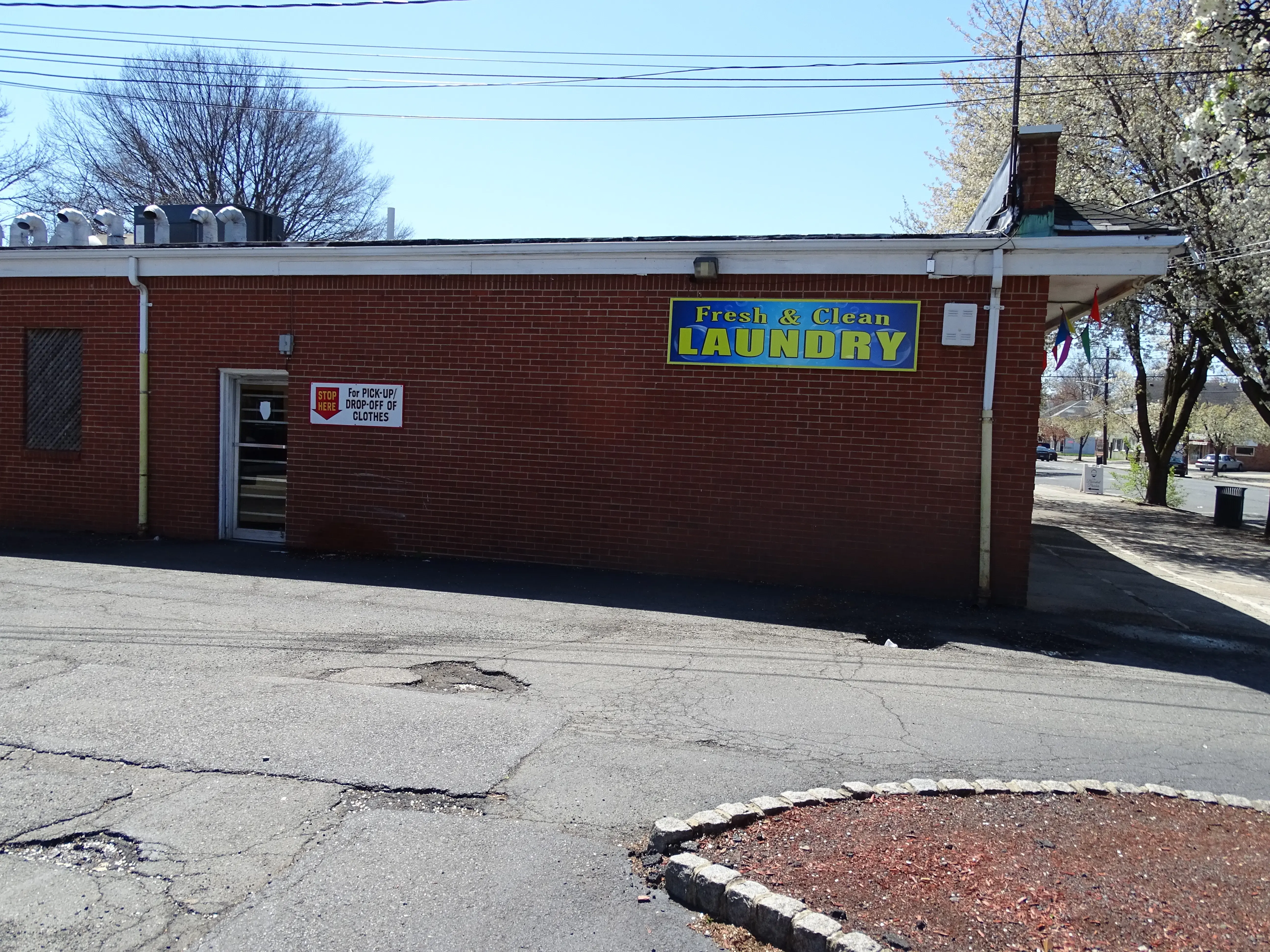 Fresh and Clean Laundromat thumbnail 11
