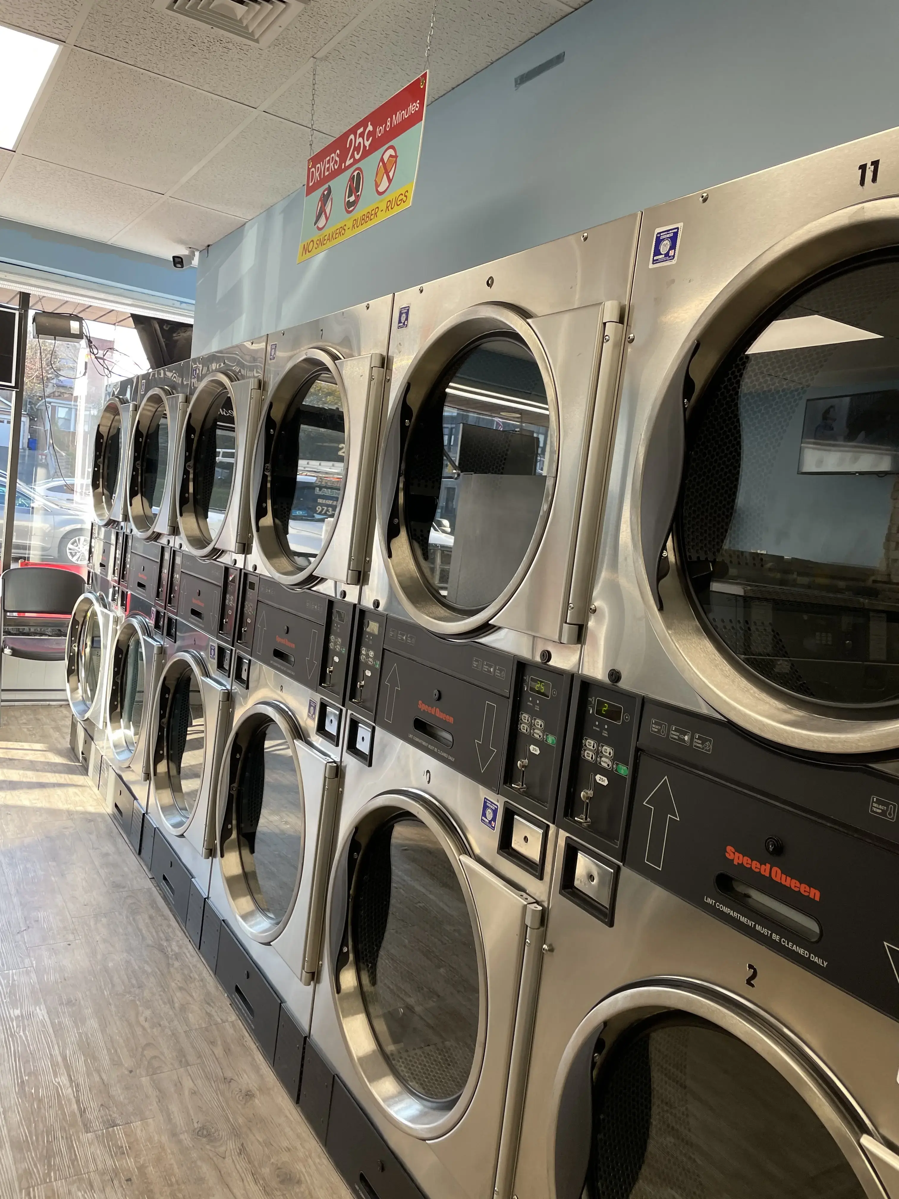 FRESH & CLEAN LAUNDROMAT - Image 2