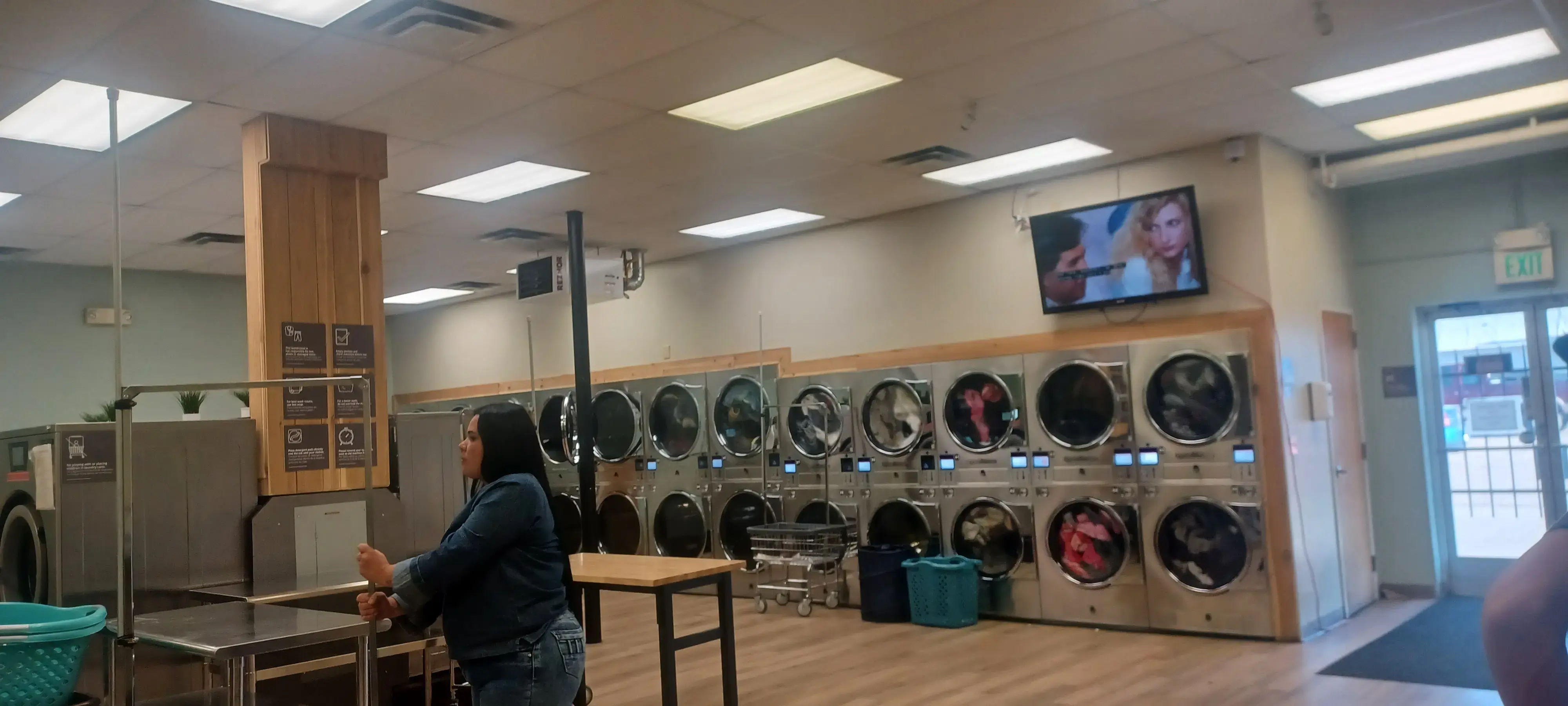 Fresh & Clean Laundry - Image 19