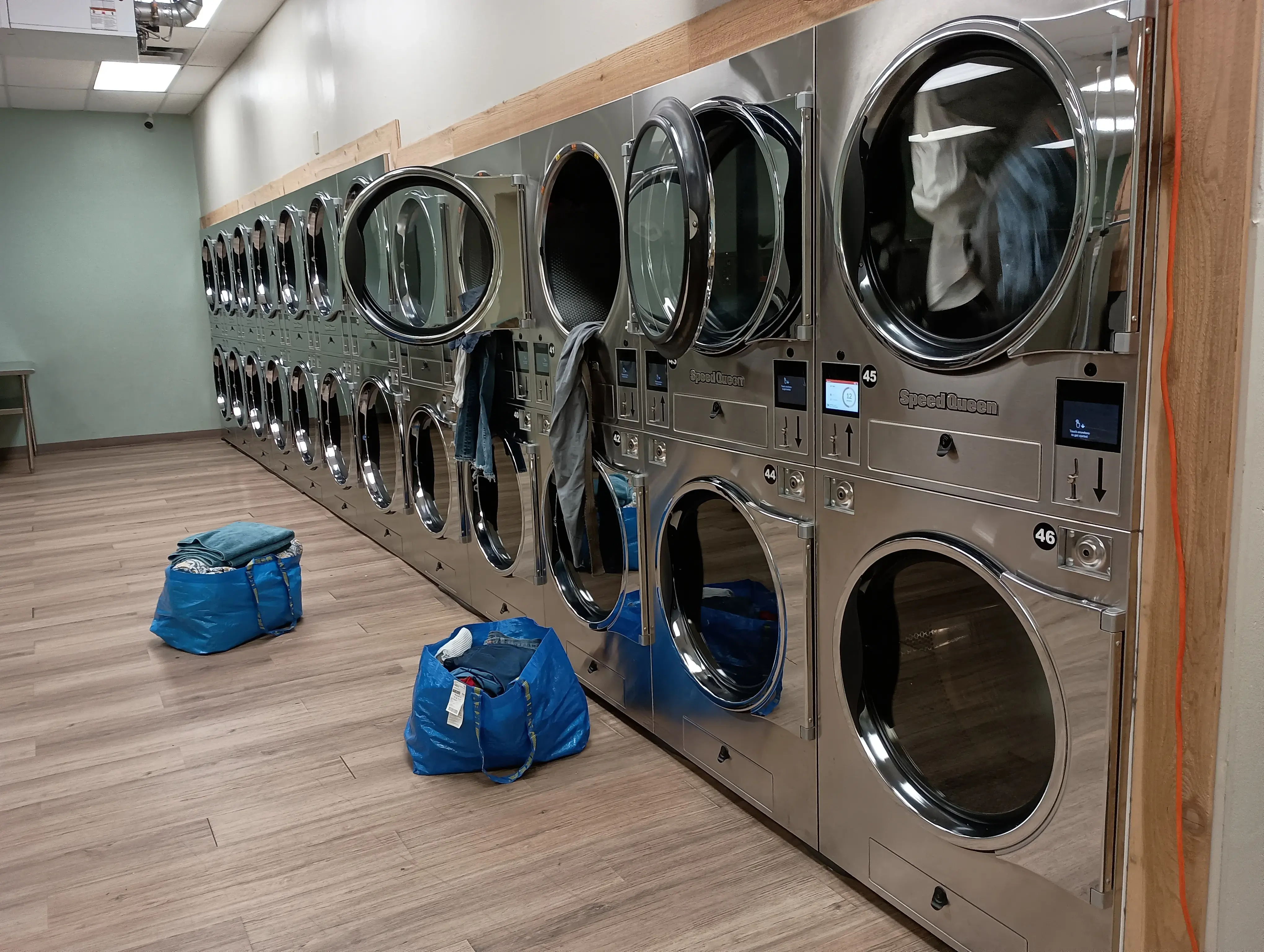 Fresh & Clean Laundry - Image 20
