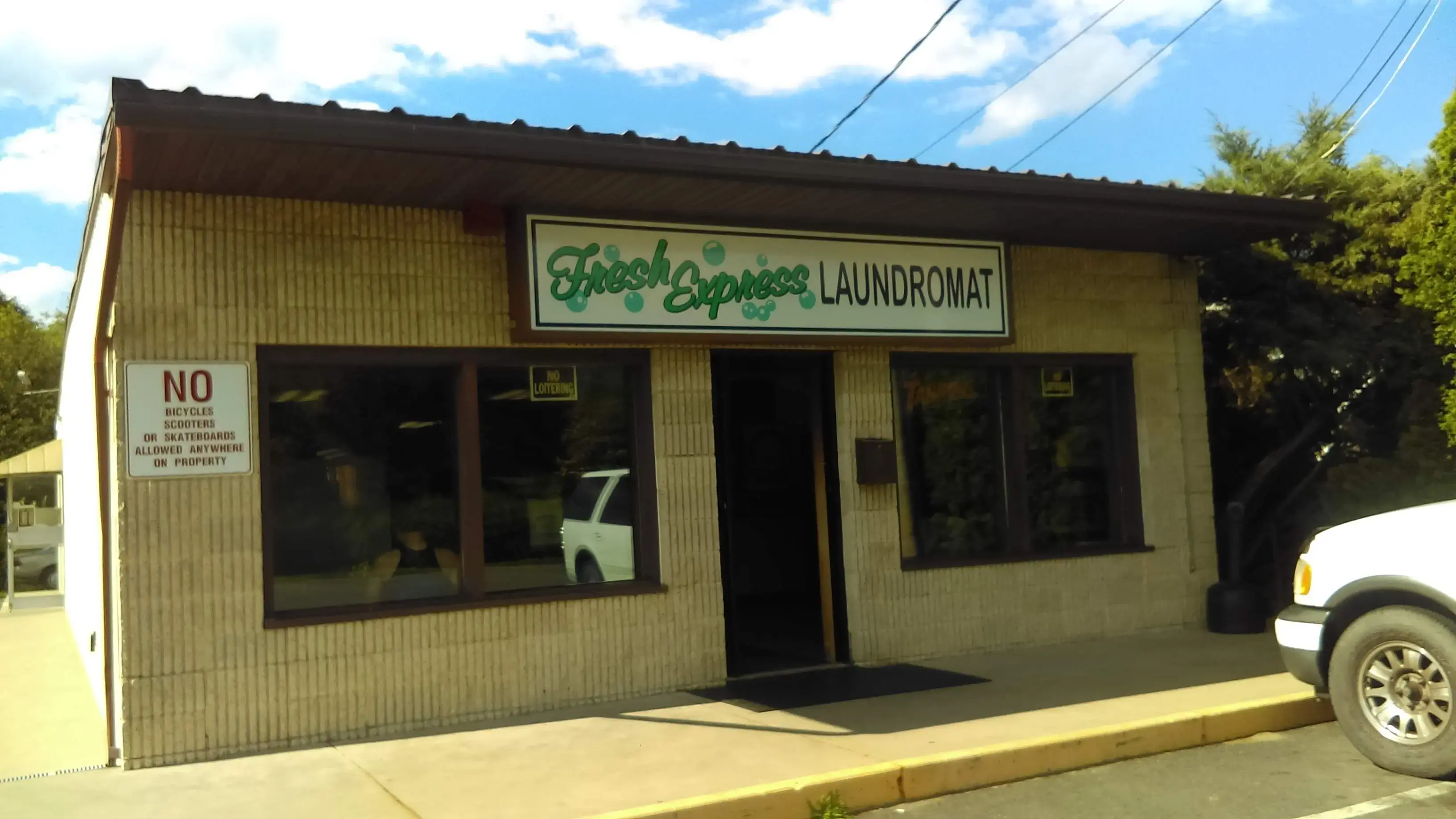 Fresh Express Laundromat thumbnail 5