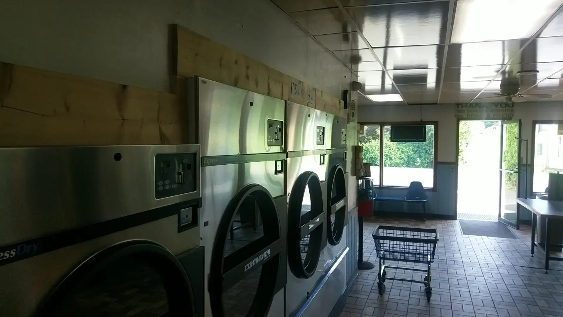 Fresh Express Laundromat - Image 7