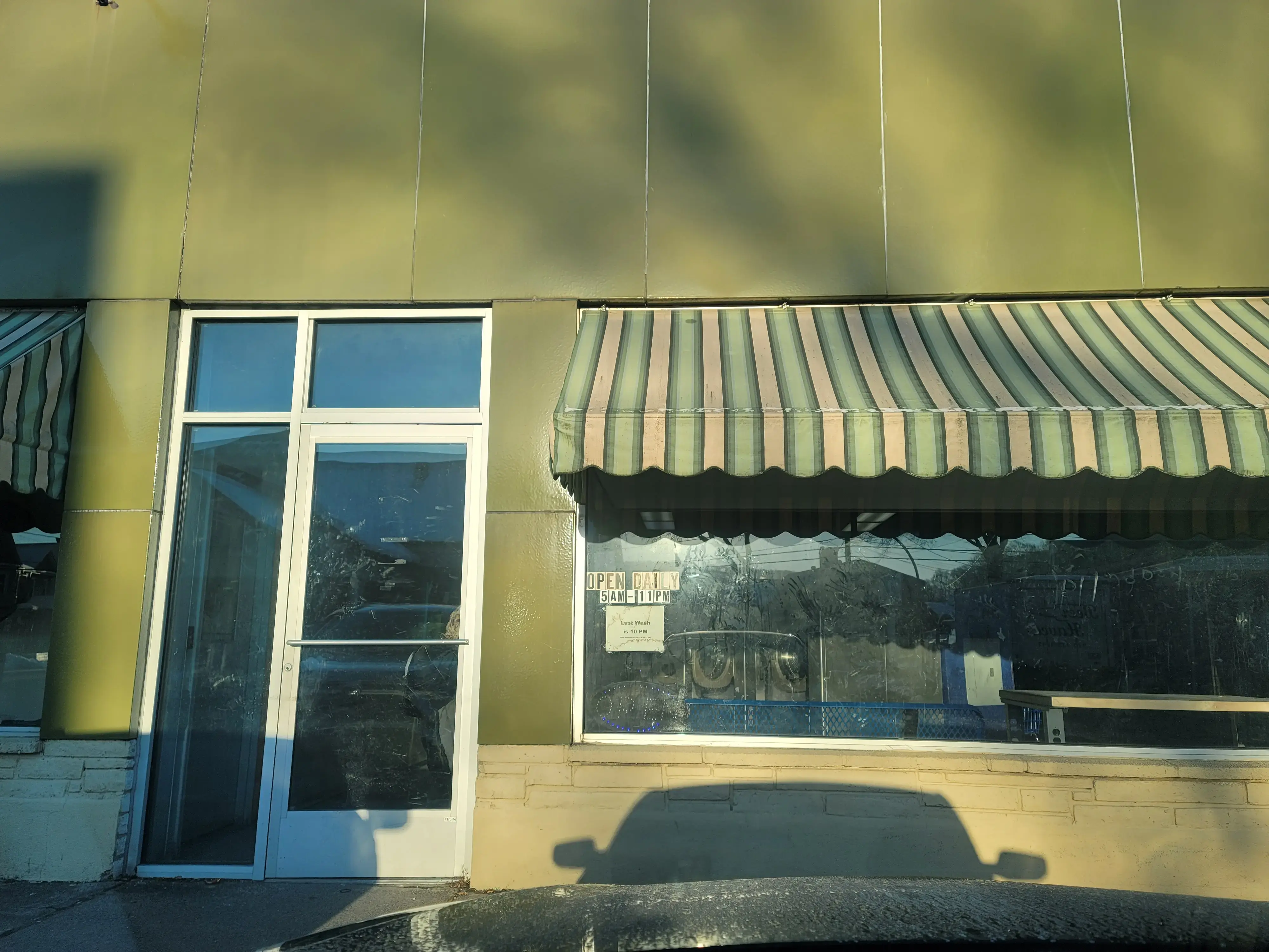 Fresh Express Laundromat - Image 3