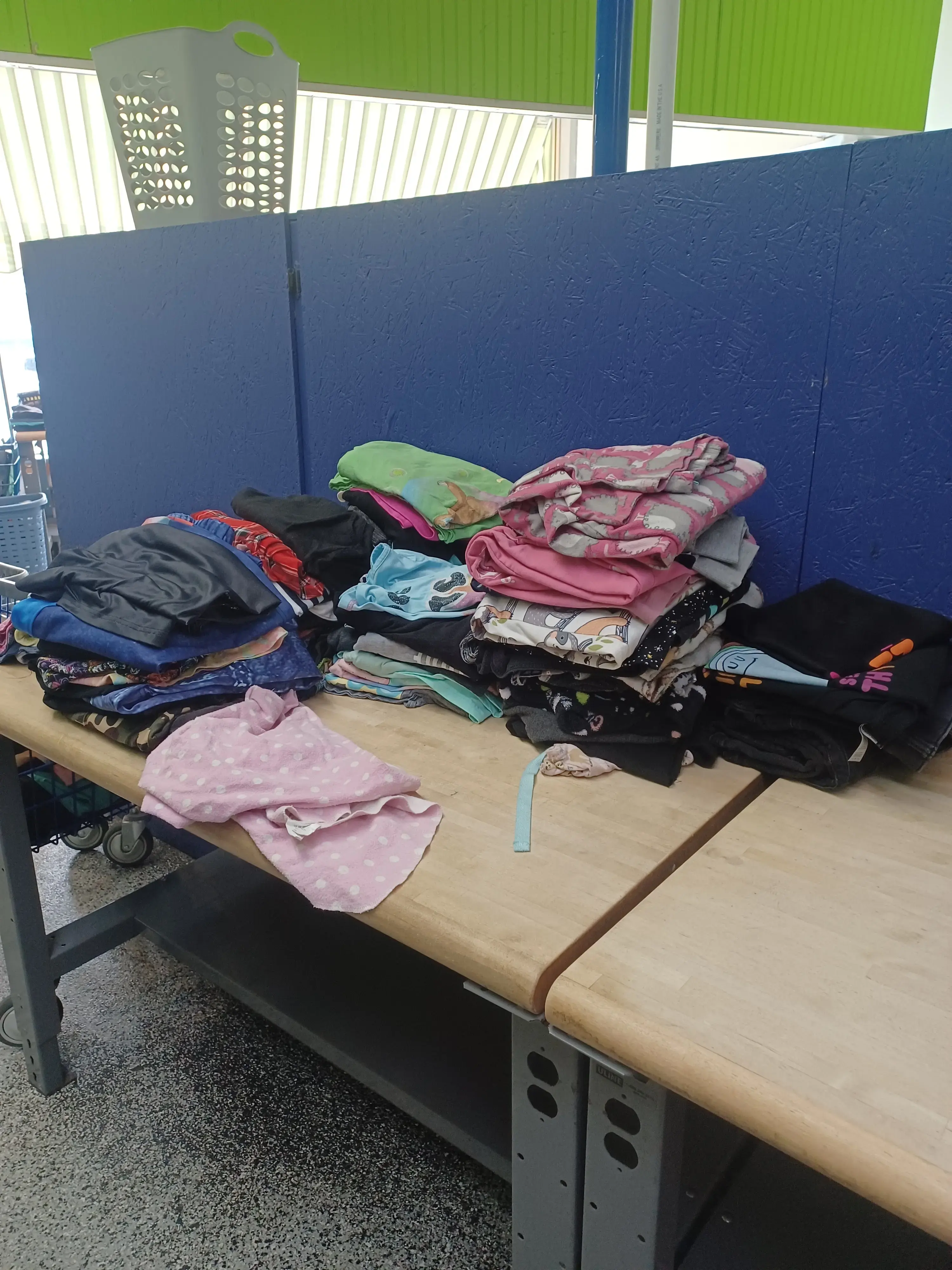 Fresh Express Laundromat - Image 6