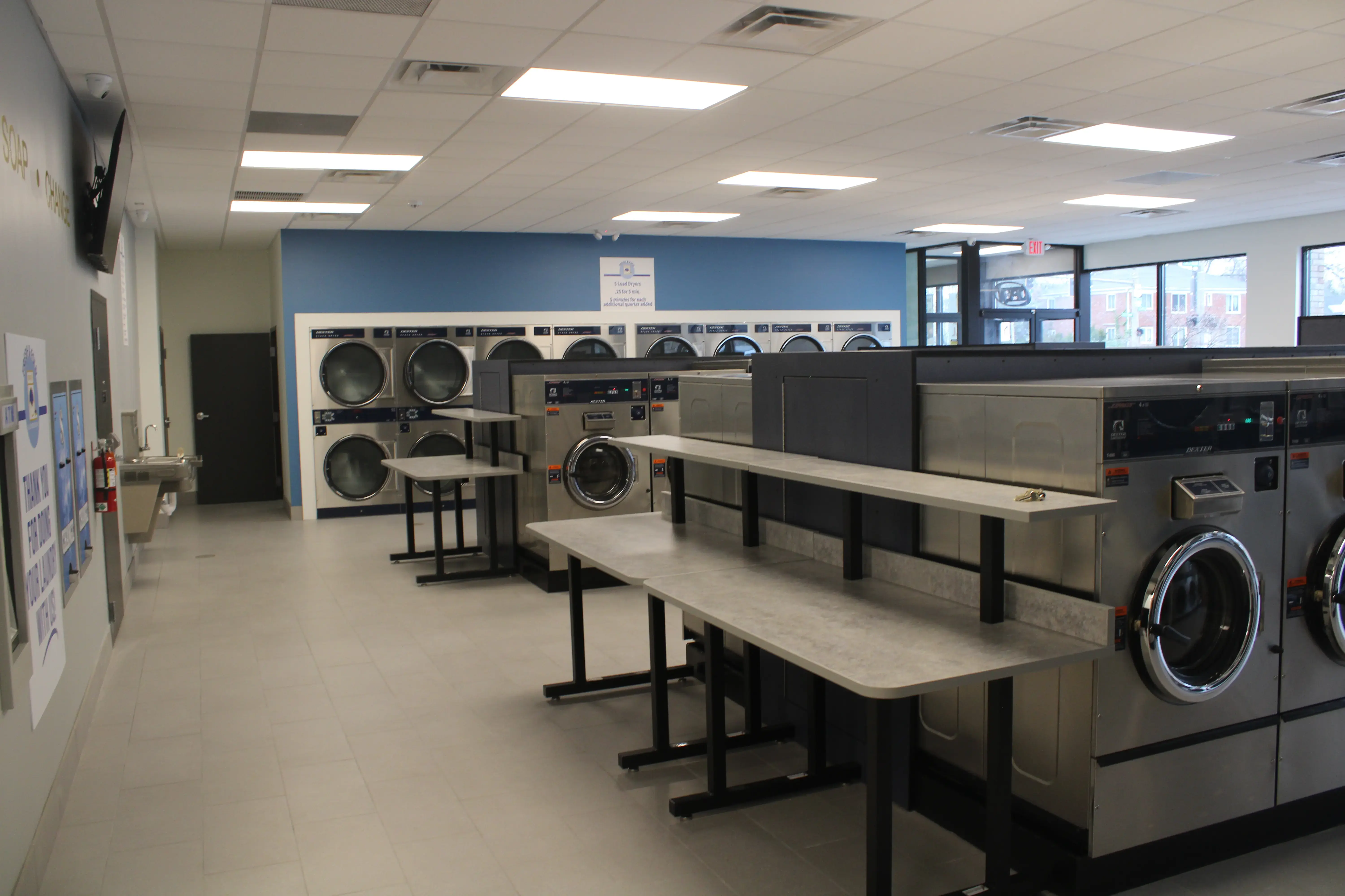 Fresh & Fold Laundromat thumbnail 6