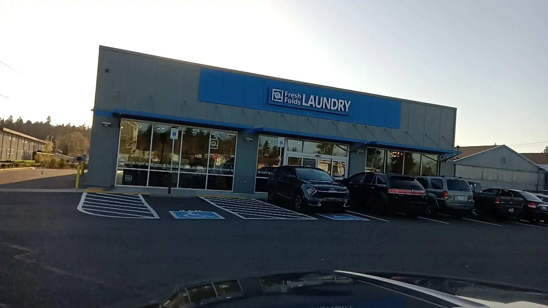 Fresh Folds Laundry thumbnail 11