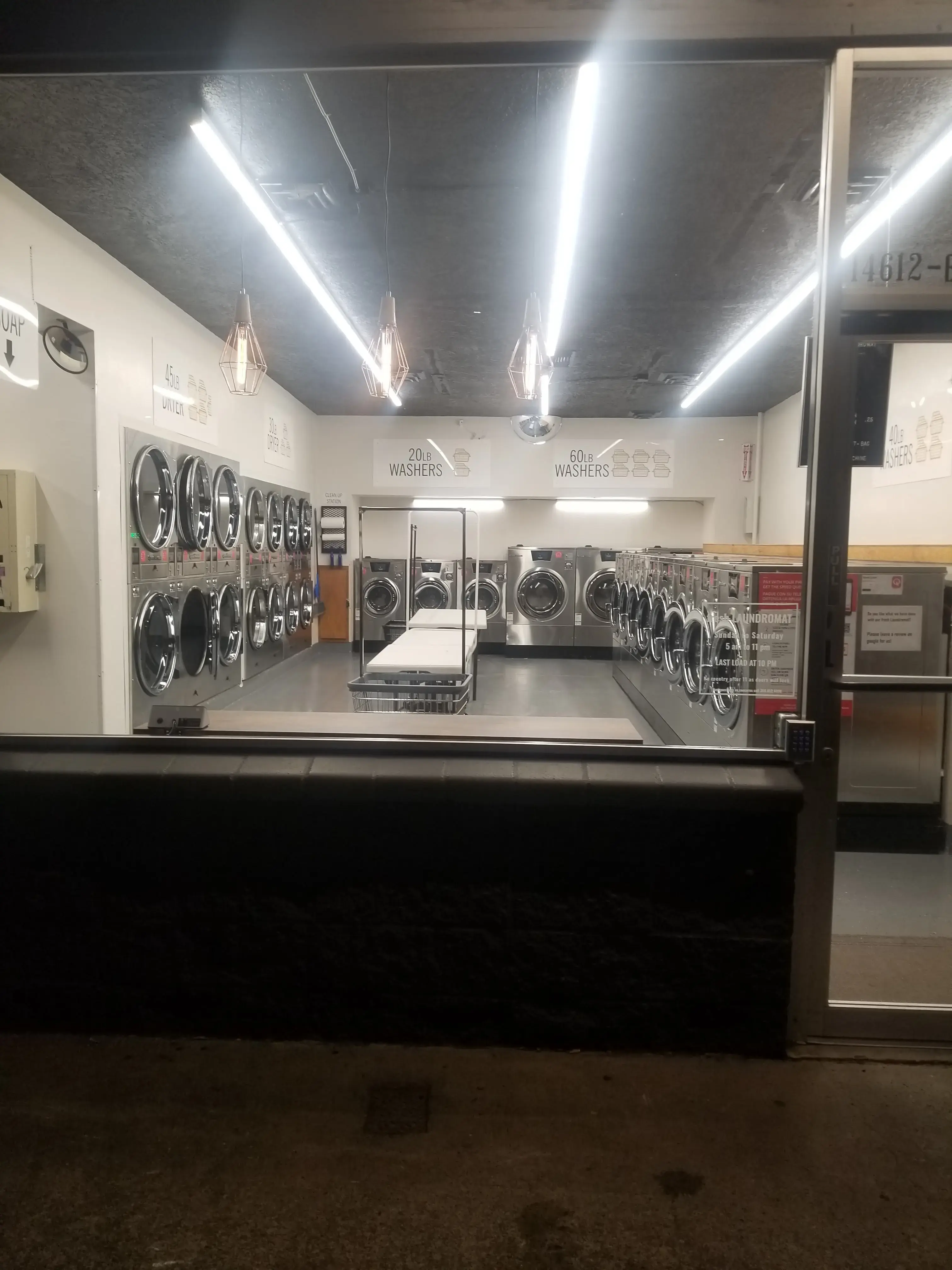 Fresh Laundromat - Image 20