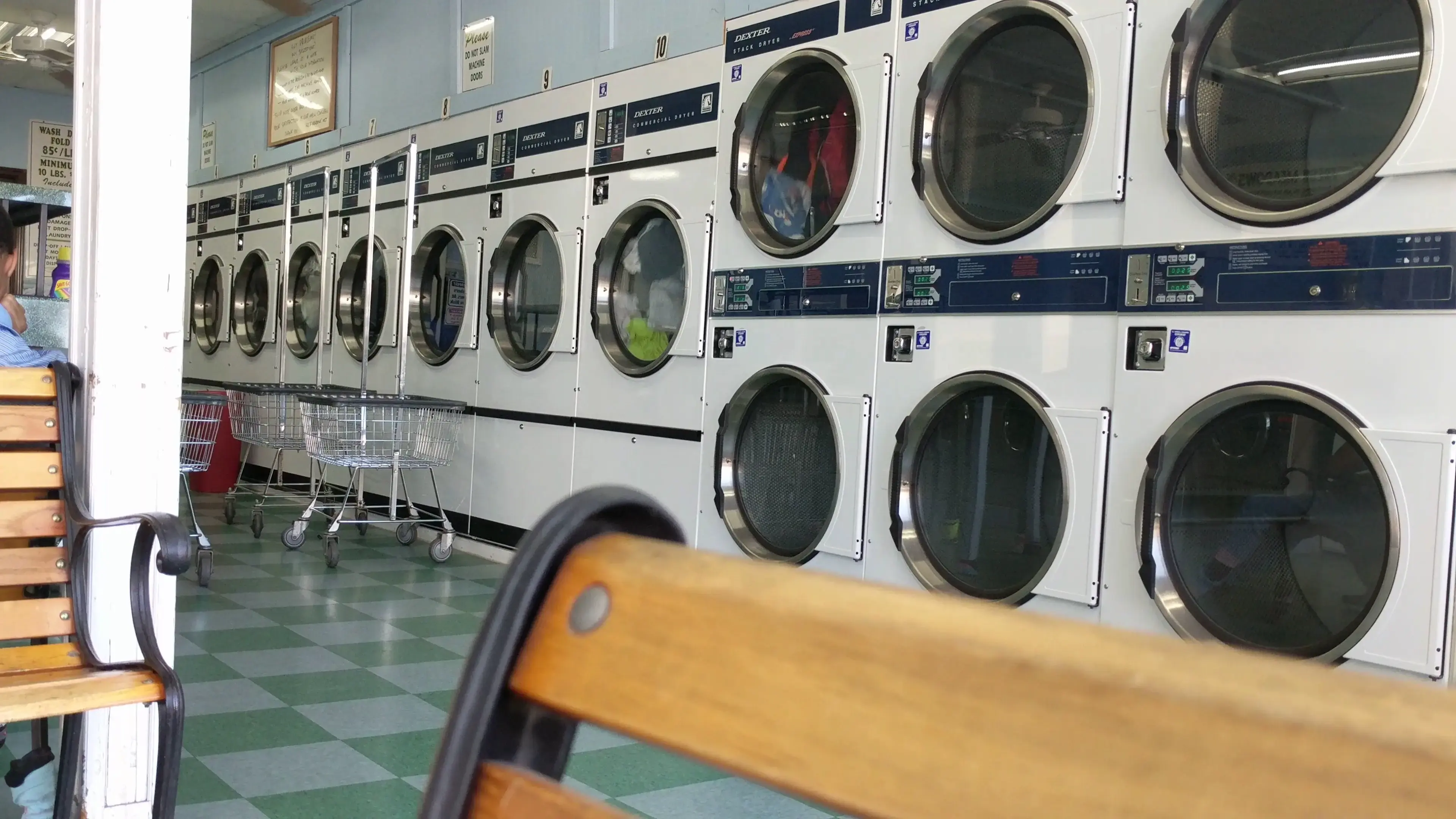 Fresh Meadows Laundromat thumbnail 2