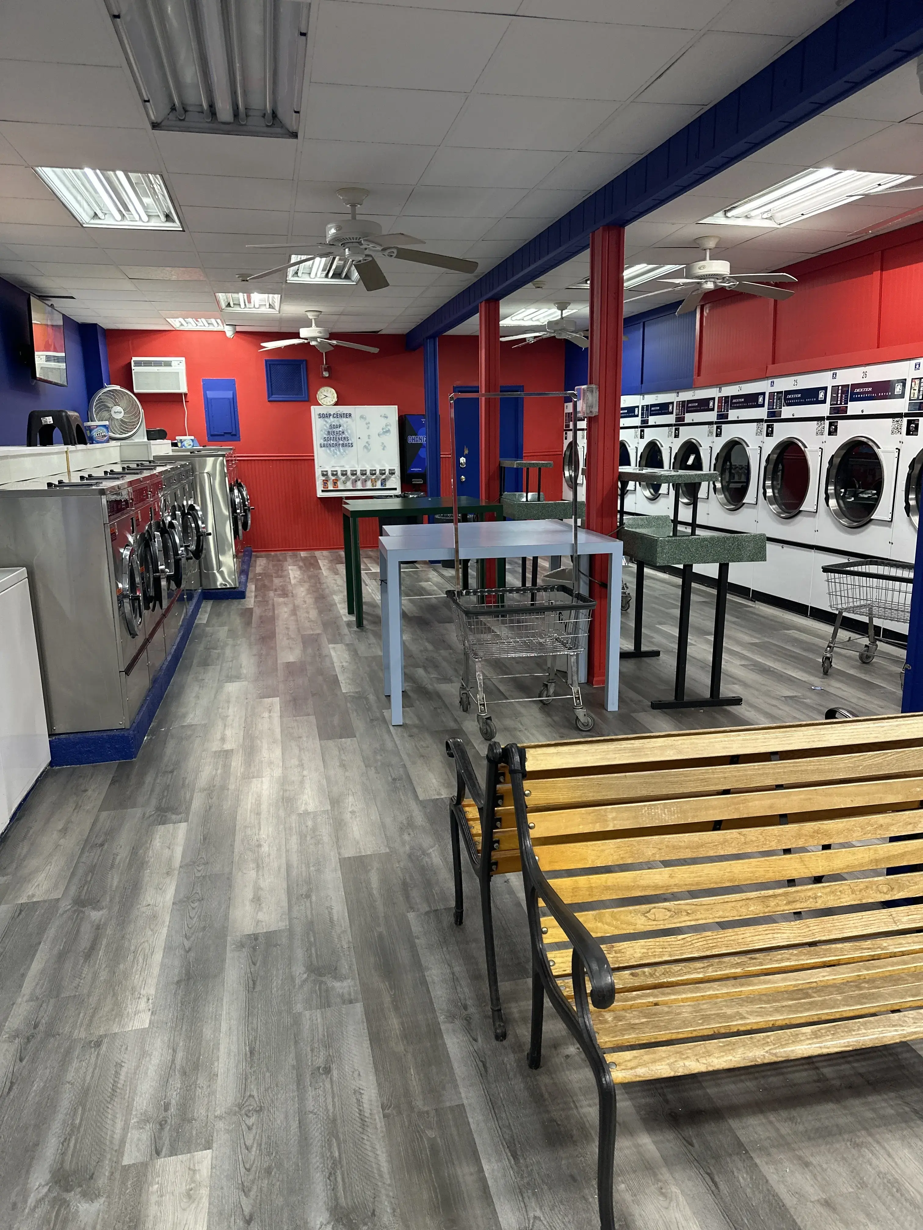 Fresh Meadows Laundromat - Image 13