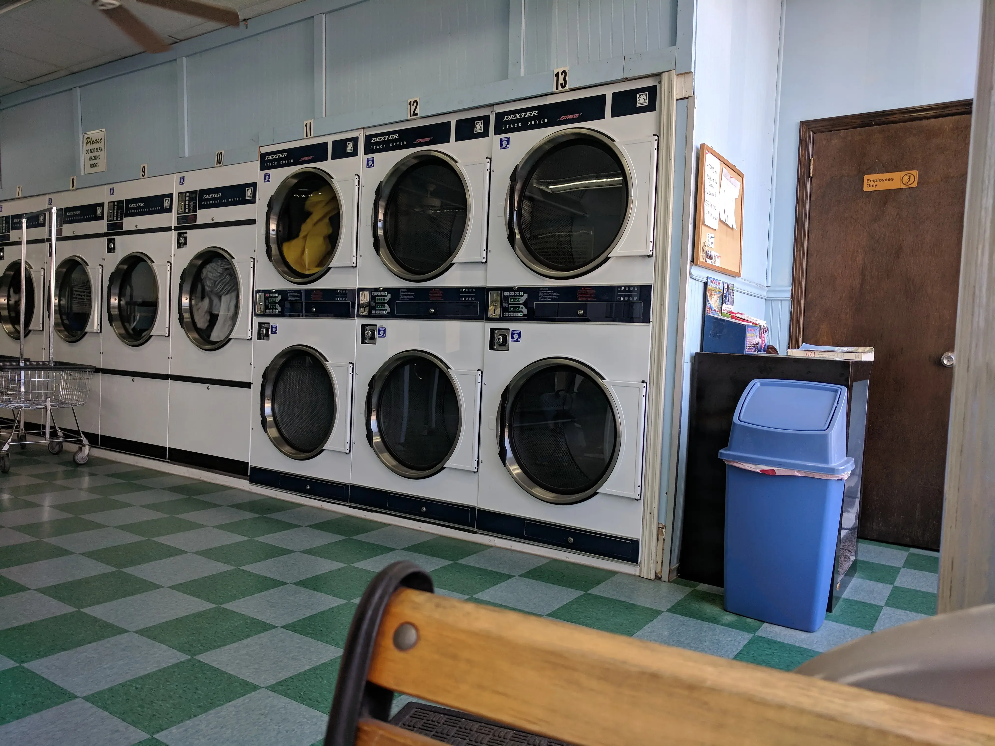 Fresh Meadows Laundromat thumbnail 19