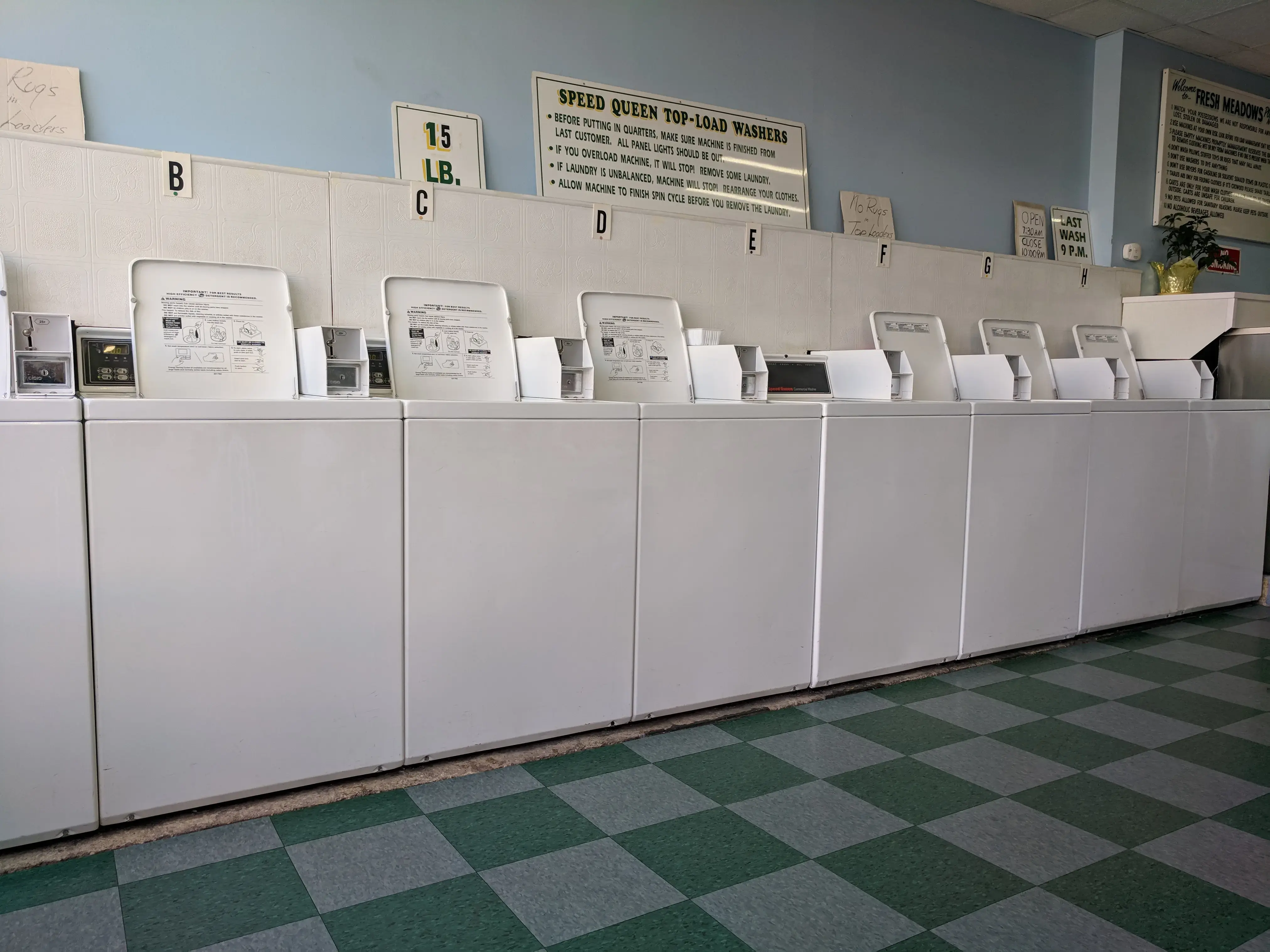 Fresh Meadows Laundromat thumbnail 8