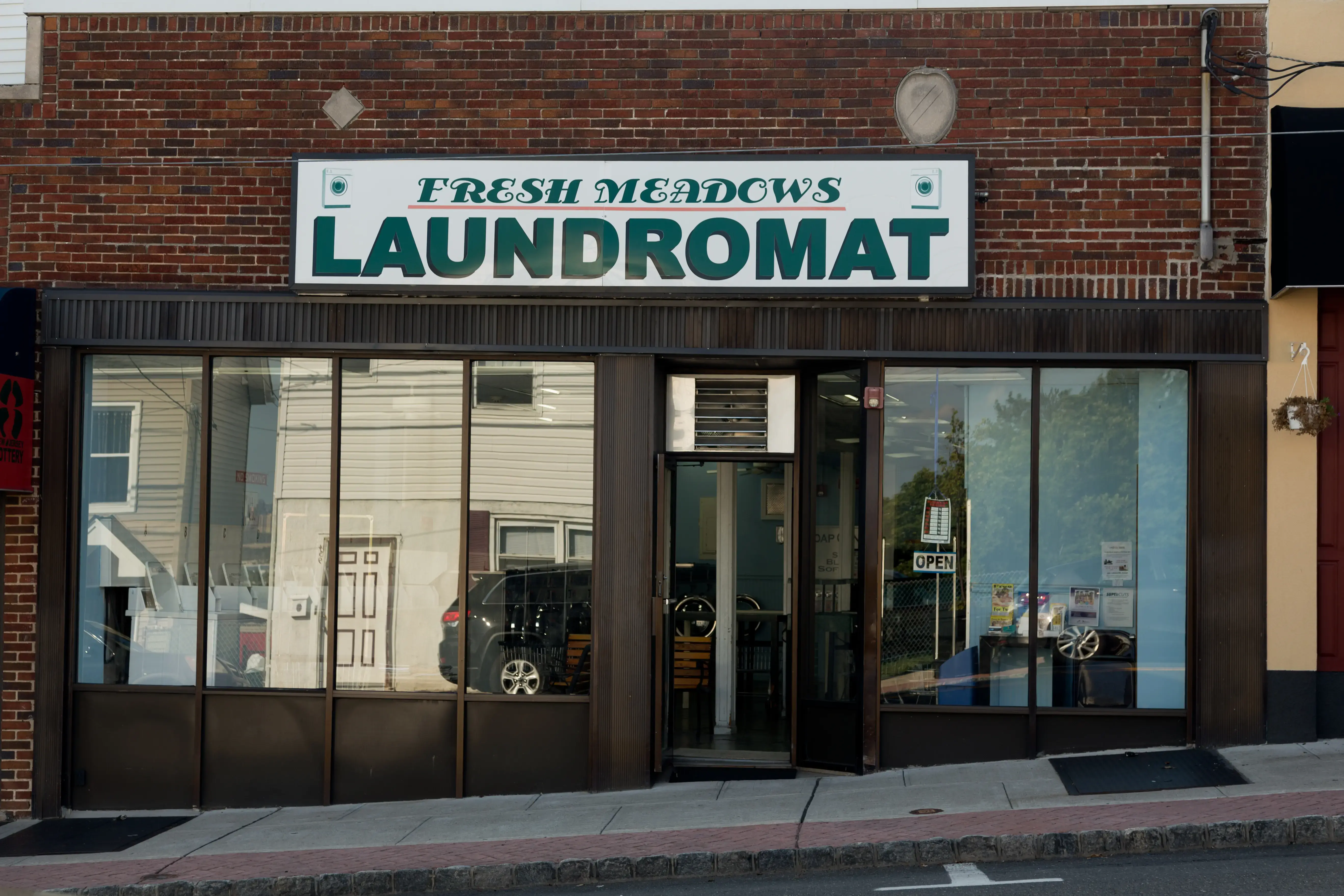 Fresh Meadows Laundromat - Image 4