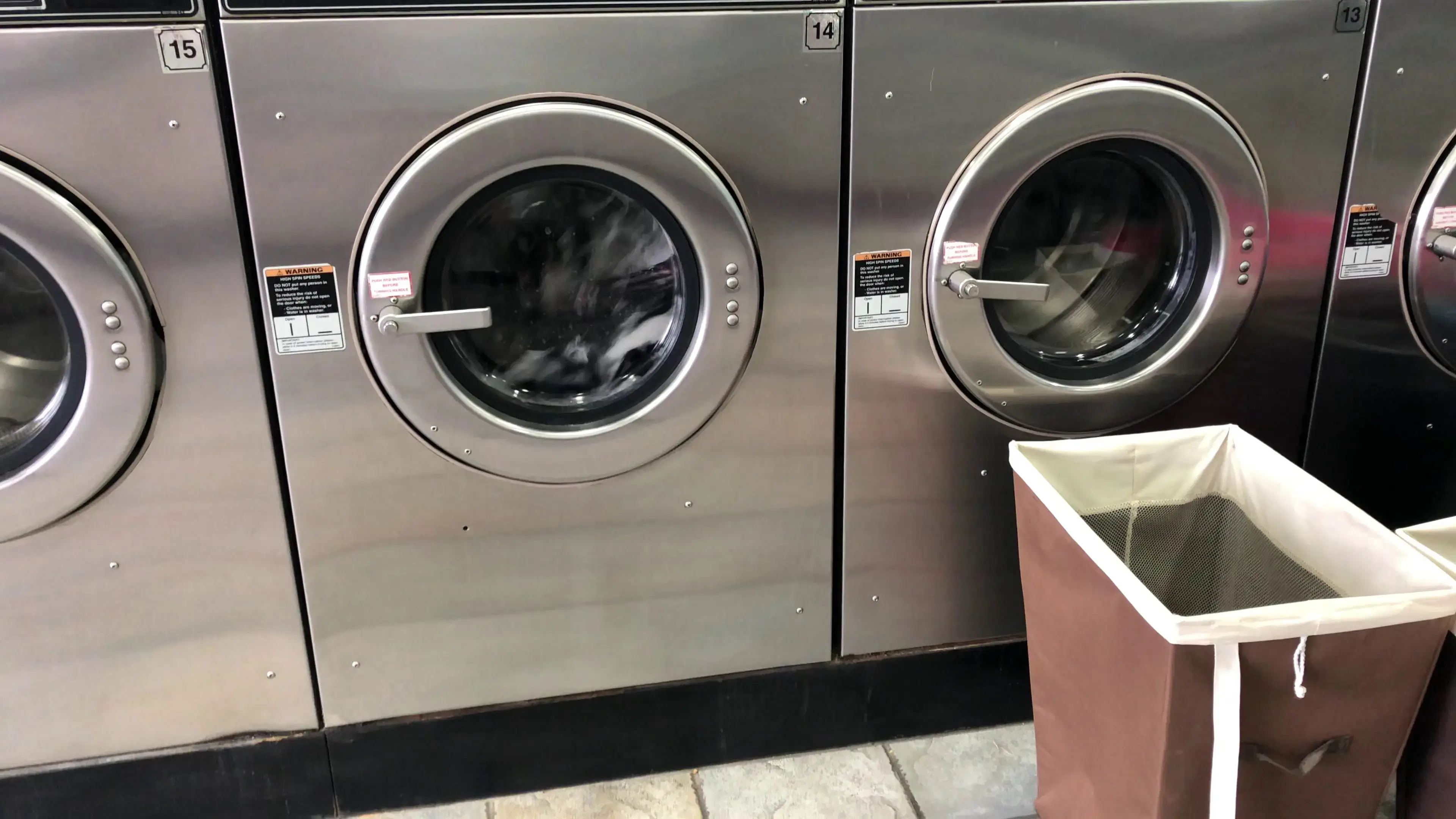 Fresh 'n Clean Laundromat & Wash and Fold - Image 8