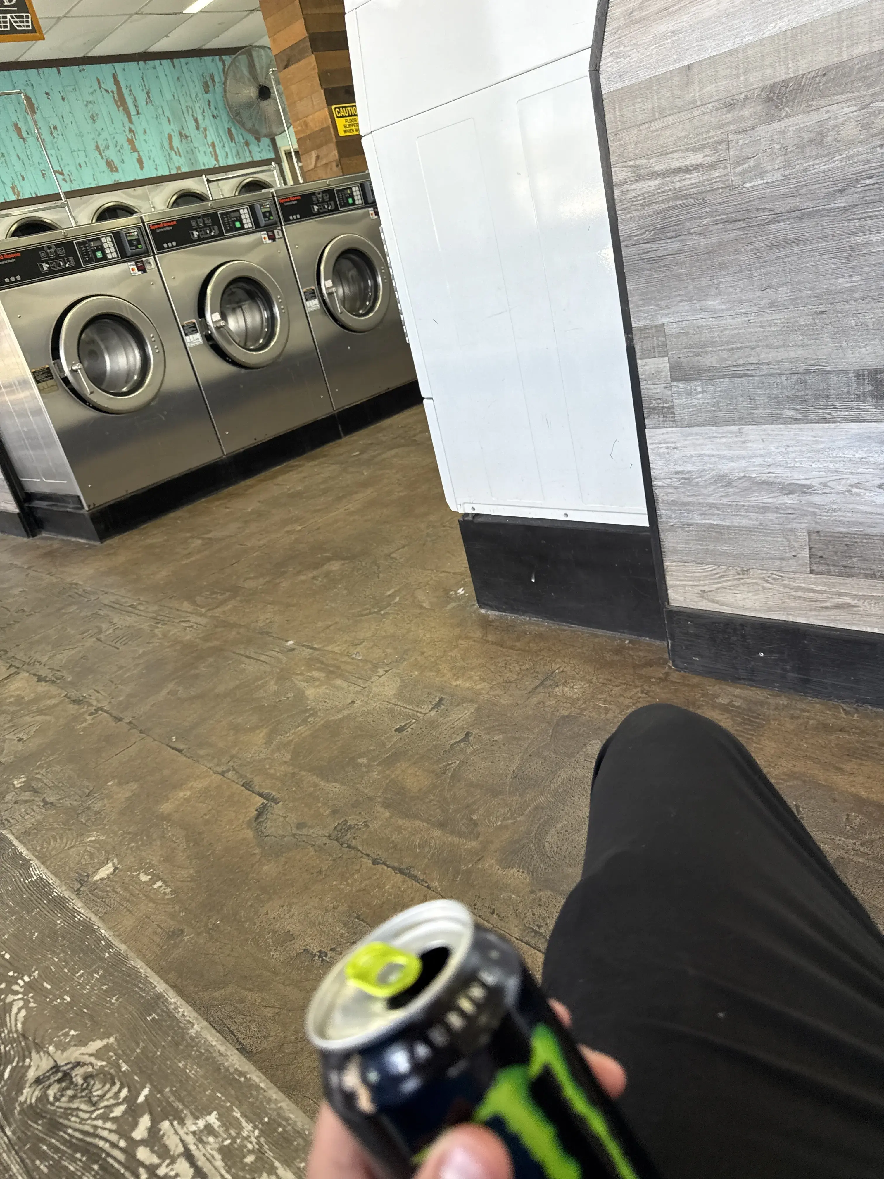 Fresh 'n Clean Laundromat & Wash and Fold - Image 6