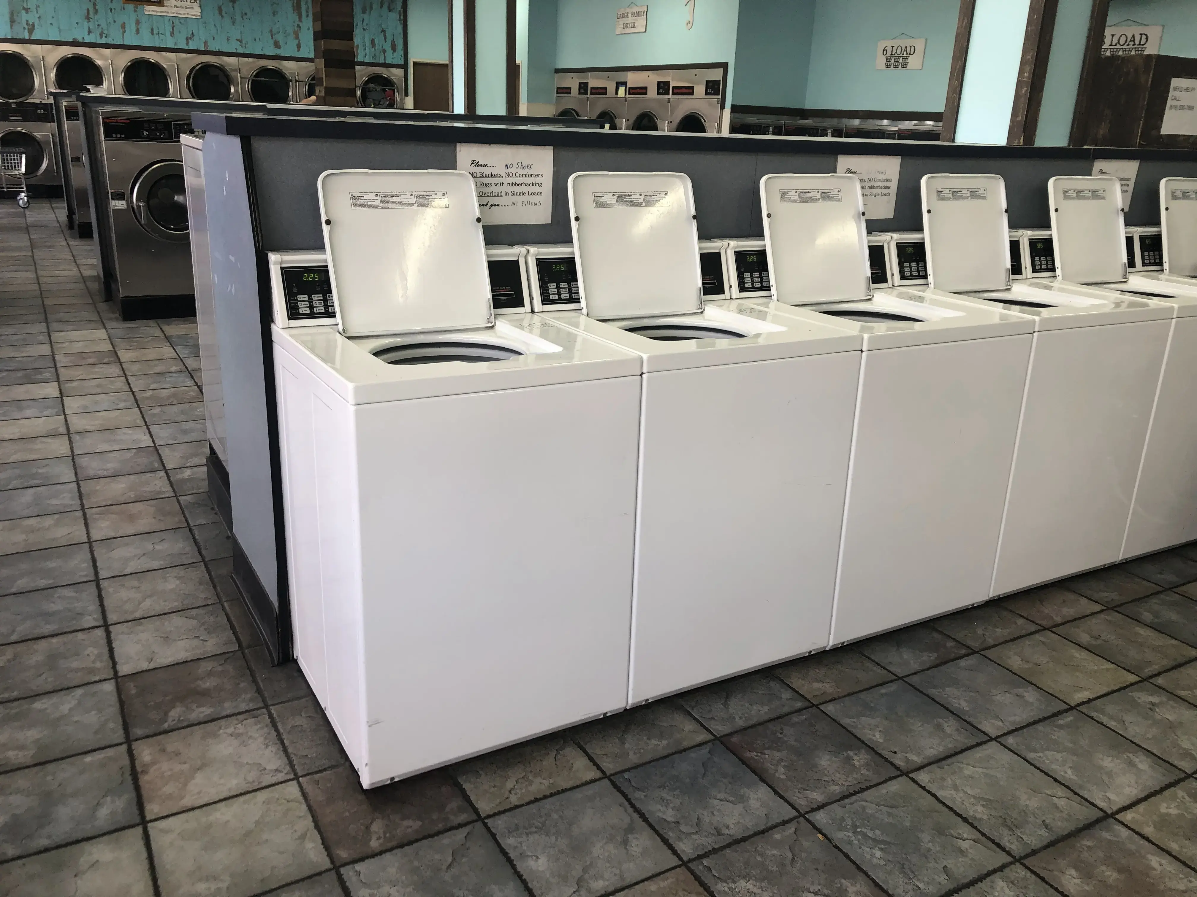 Fresh 'n Clean Laundromat & Wash and Fold thumbnail 13