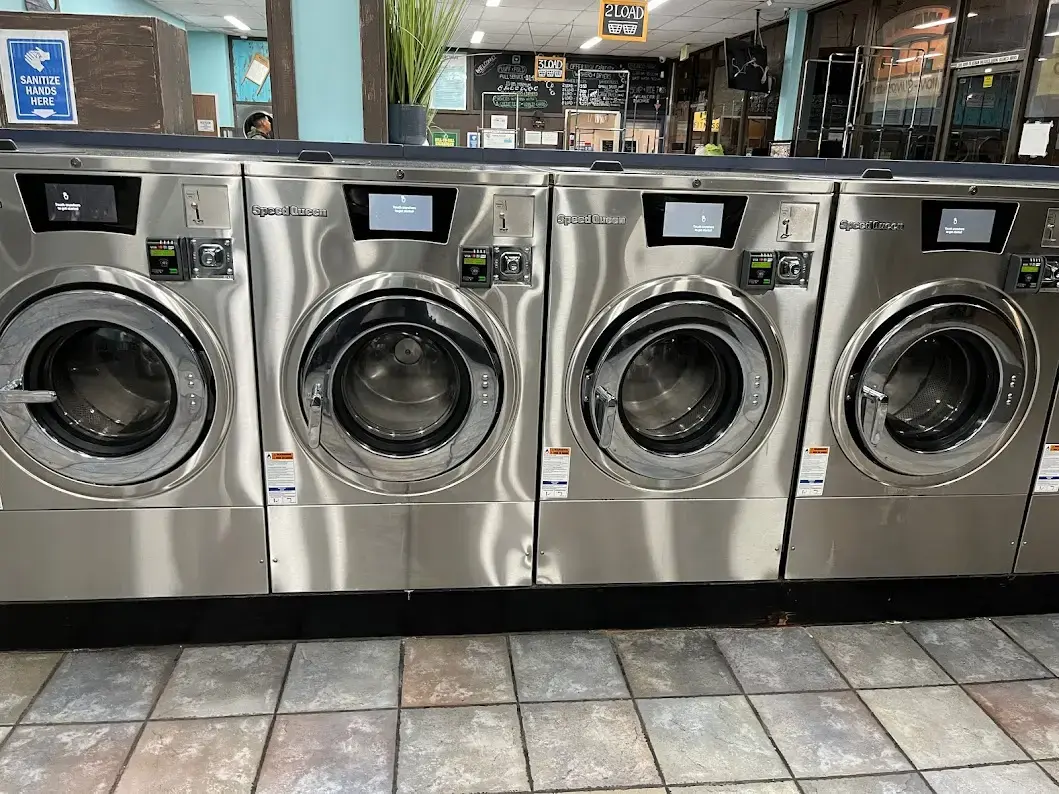 Fresh 'n Clean Laundromat & Wash and Fold - Image 3