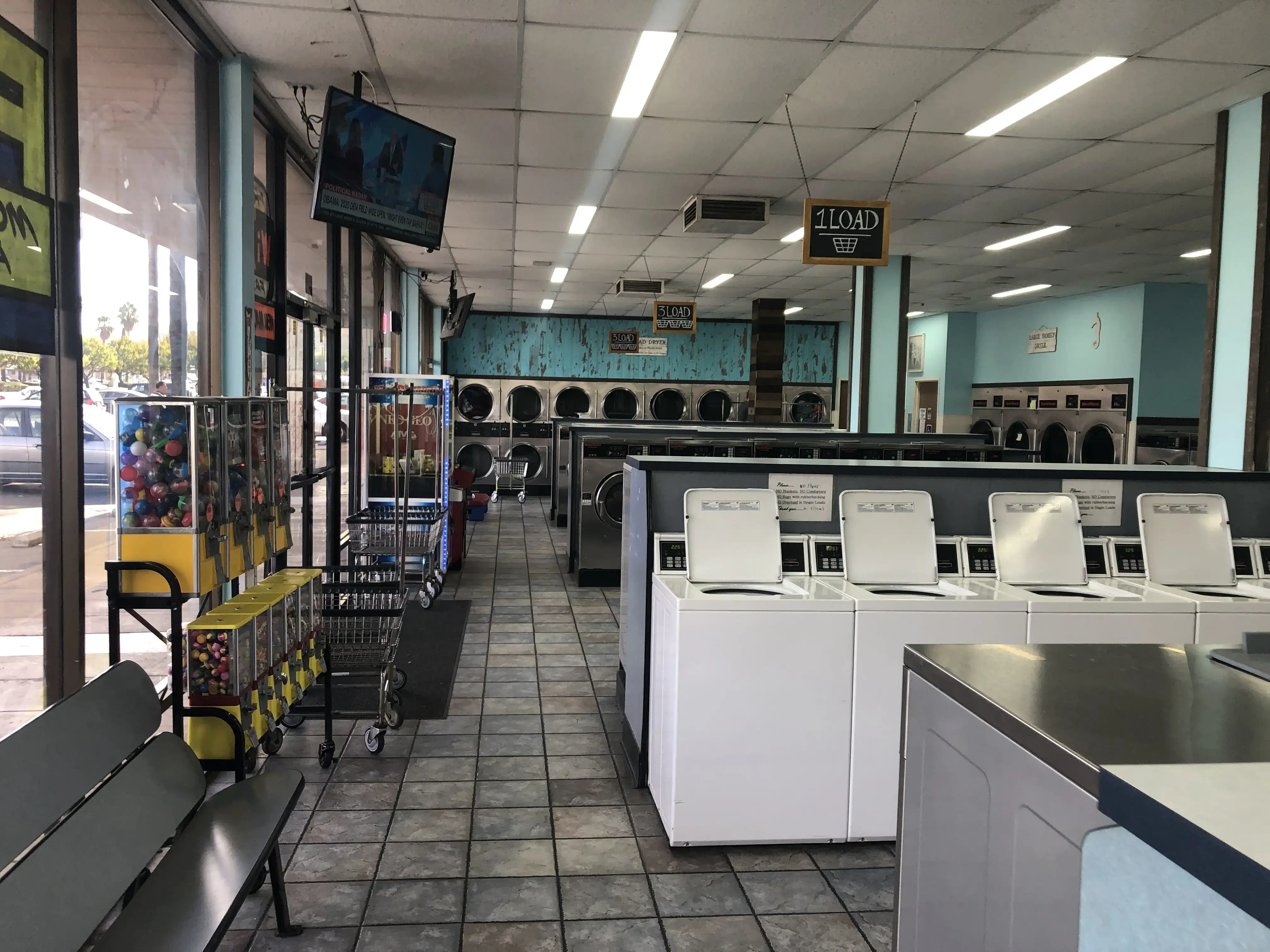 Fresh 'n Clean Laundromat & Wash and Fold - Image 10