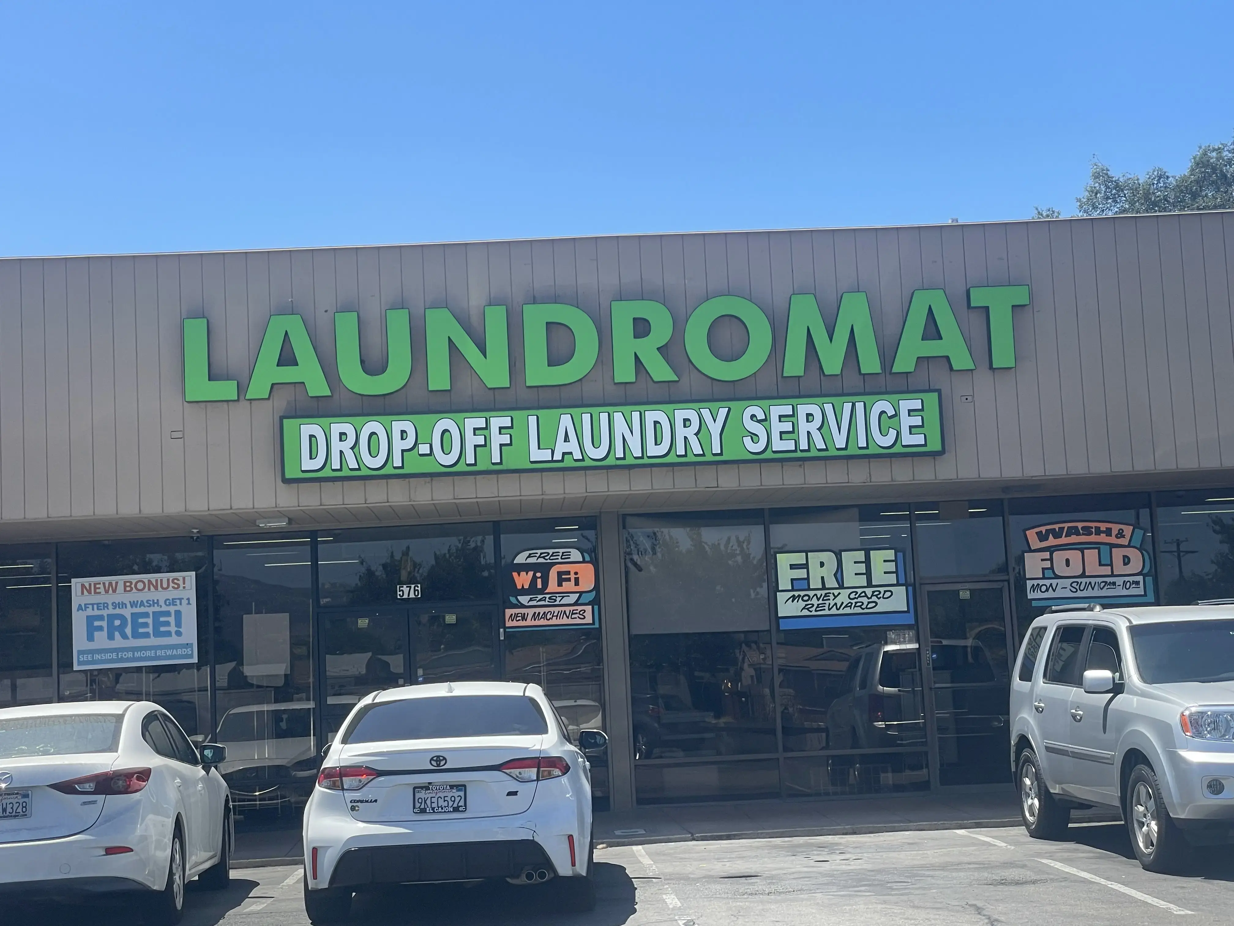 Fresh 'n Clean Laundromat & Wash and Fold - Image 9