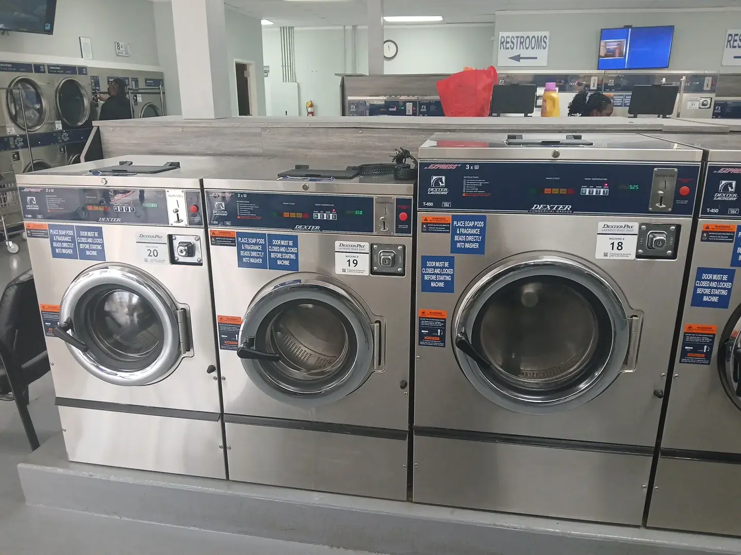 Fresh Threads Laundromat - Image 2