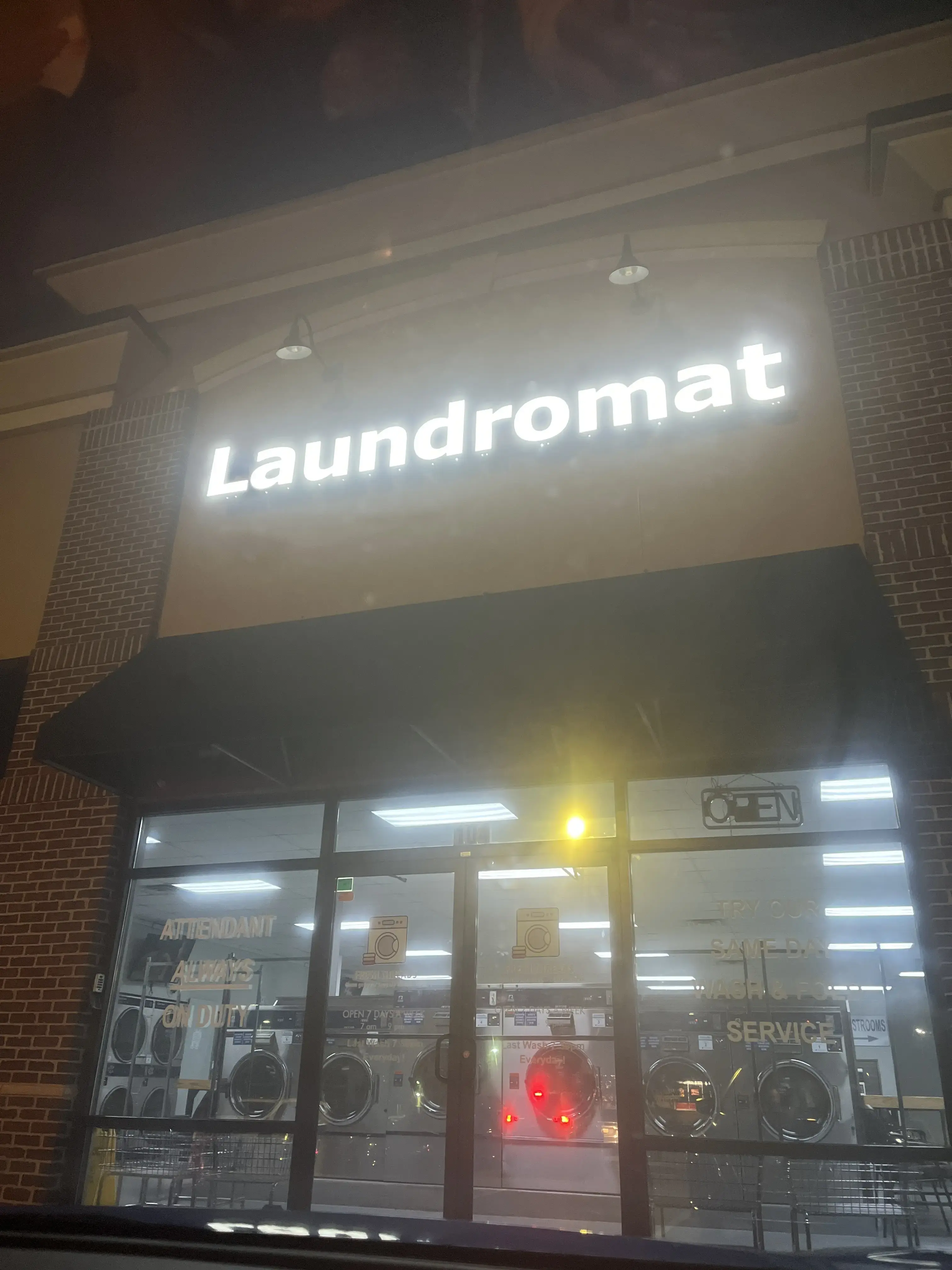 Fresh Threads Laundromat - Image 20