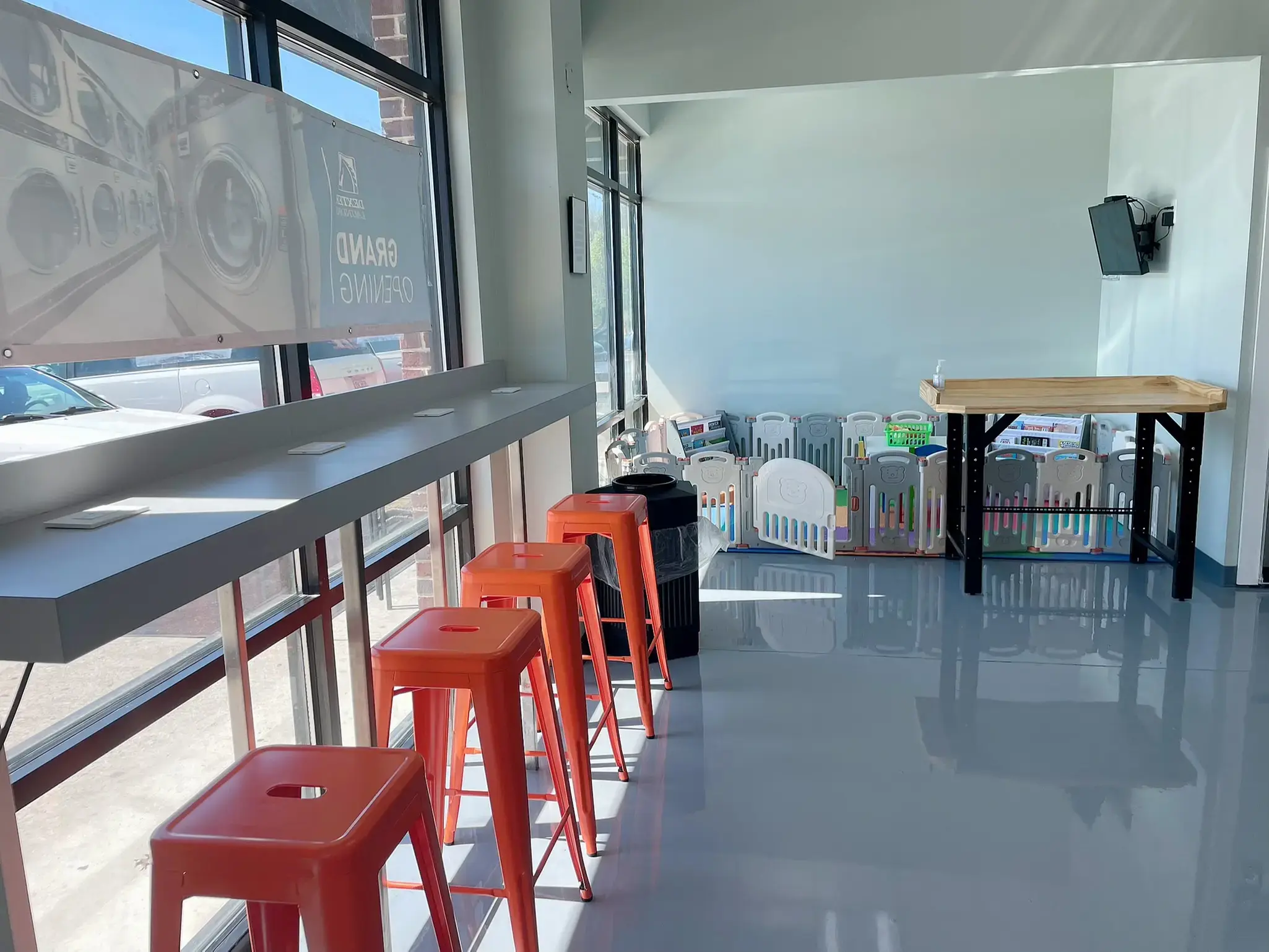 Fresh Threads Laundromat - Image 6