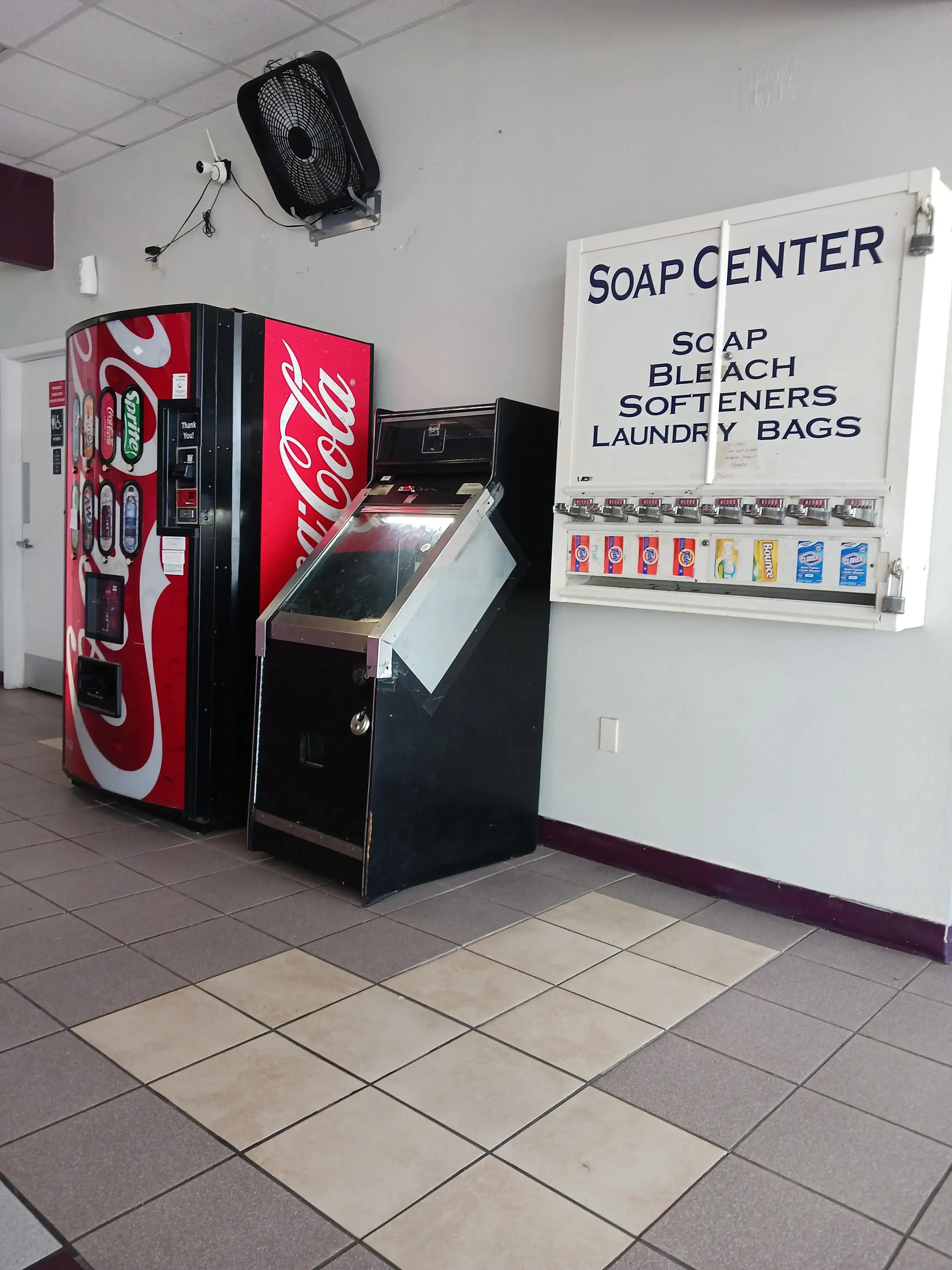 Fresh to Fold Laundromat - Image 11