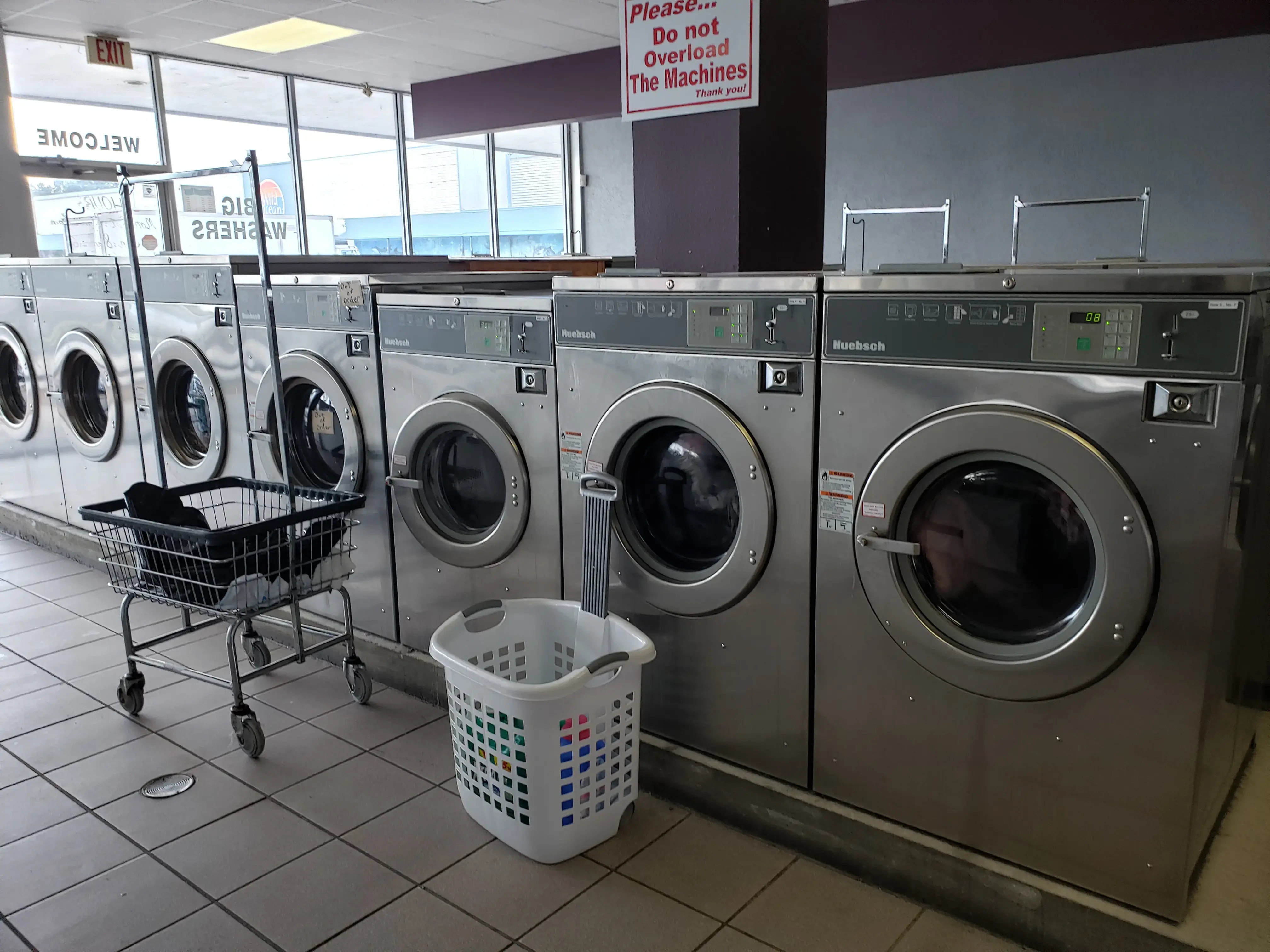Fresh to Fold Laundromat thumbnail 18
