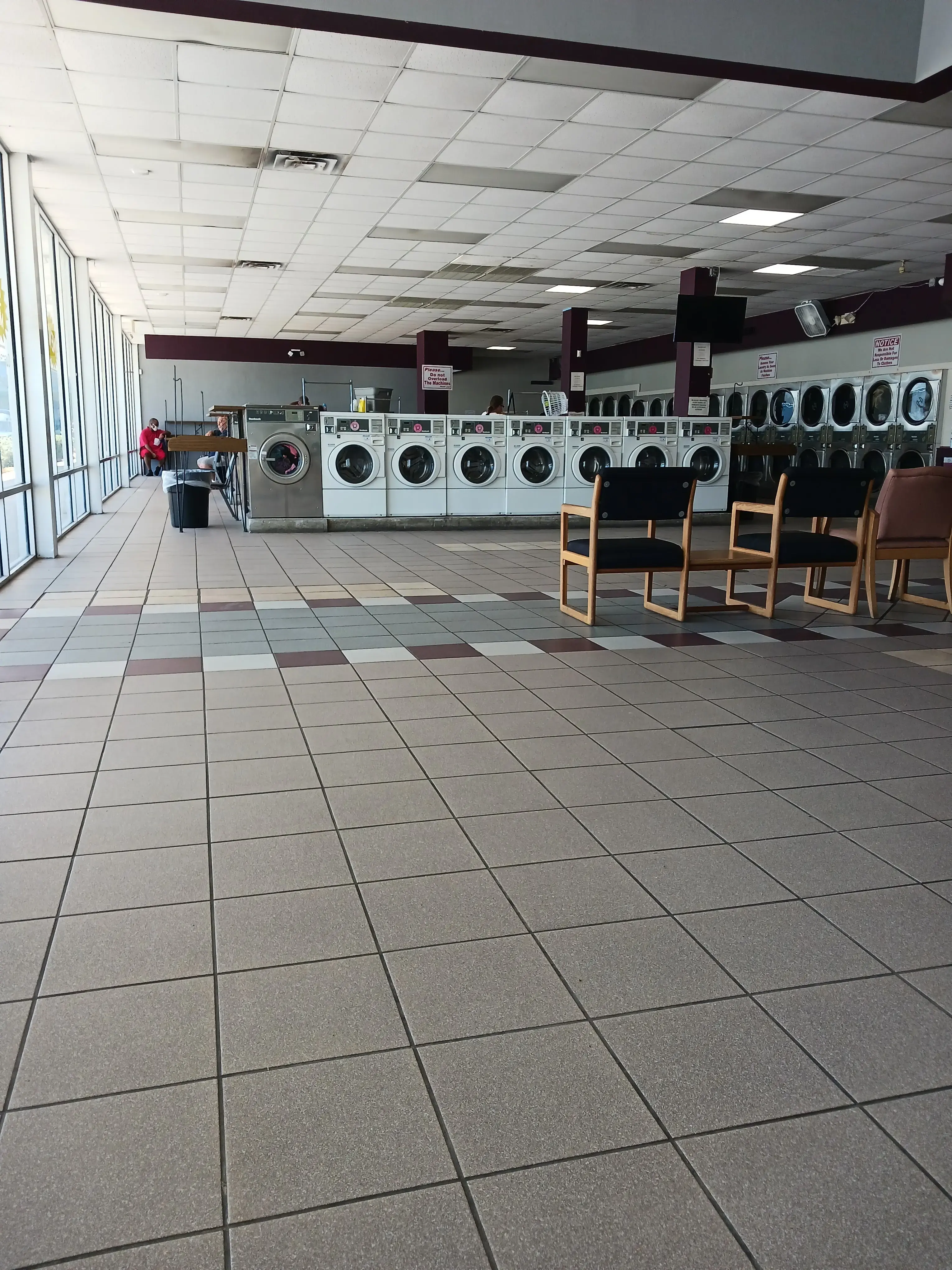 Fresh to Fold Laundromat thumbnail 19