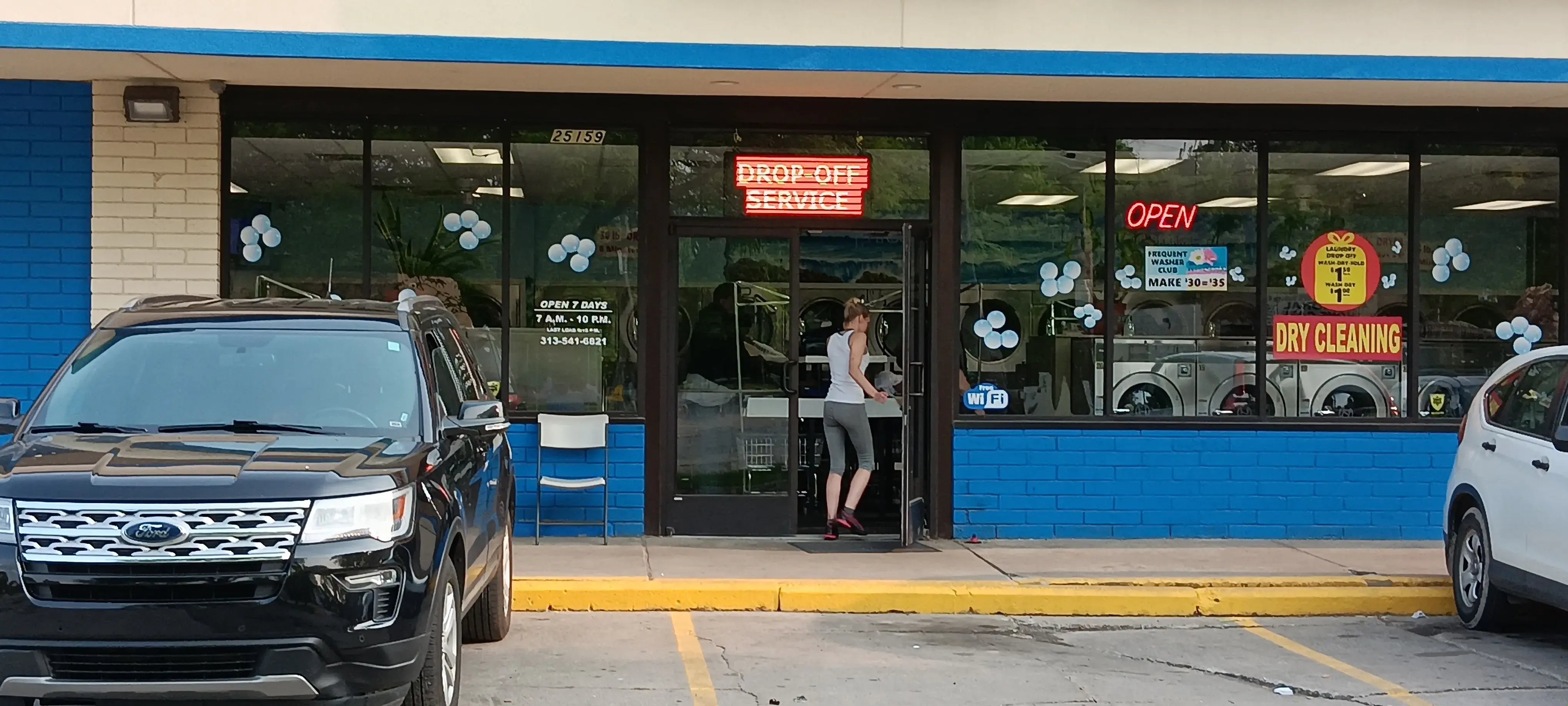 Fresh Wave Coin Laundry - Image 7