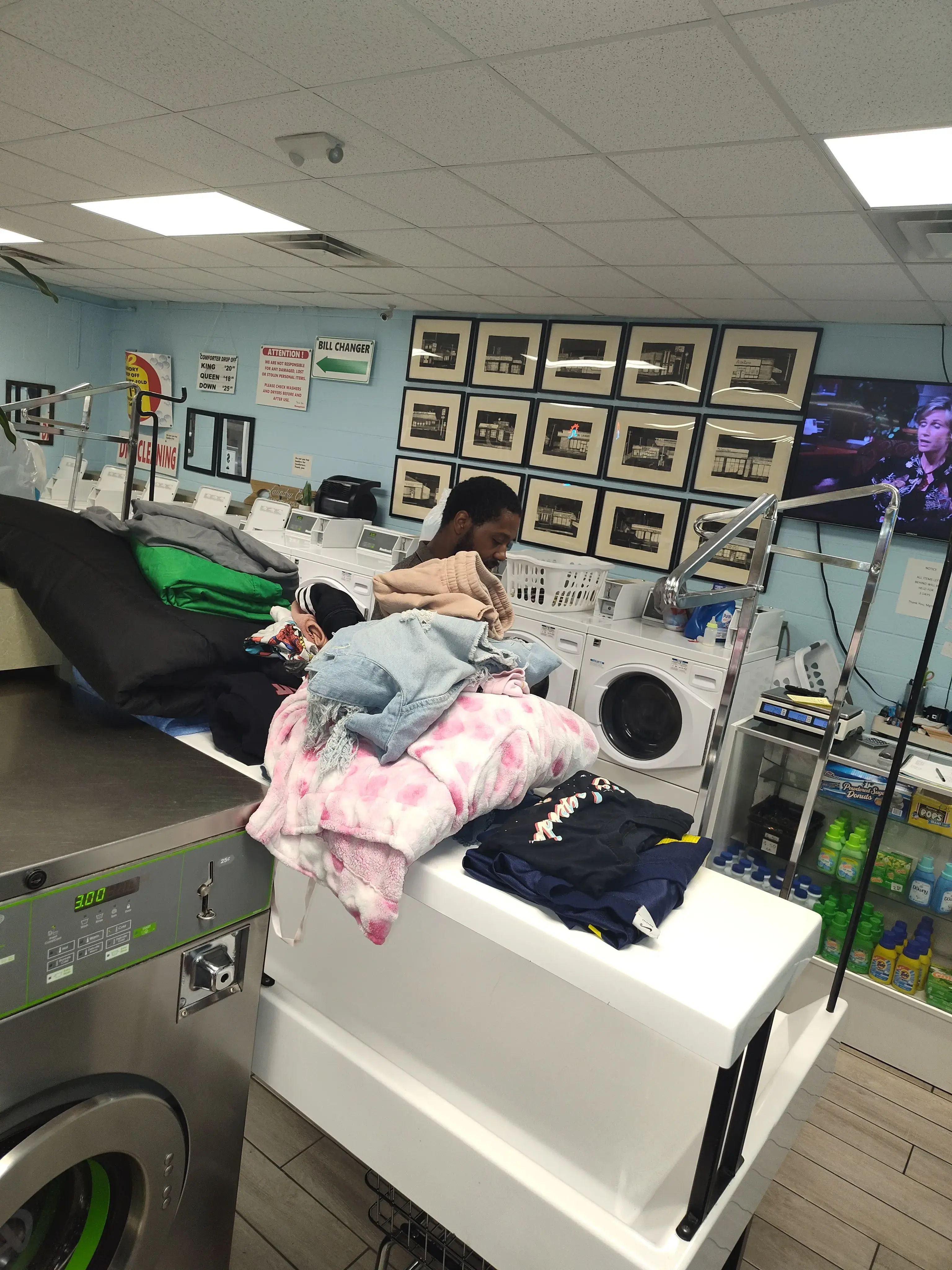 Fresh Wave Coin Laundry - Image 12