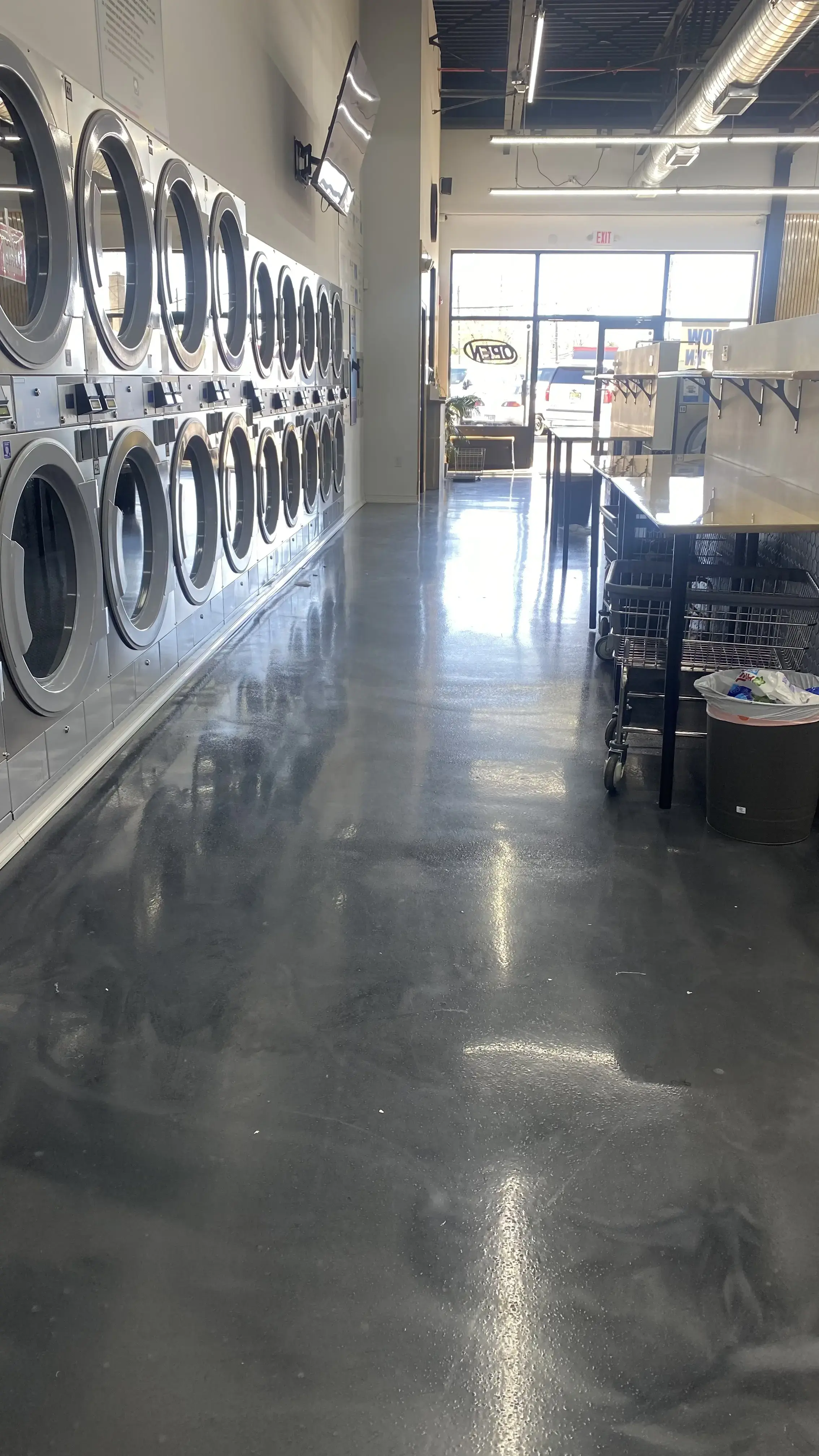 FreshWash Laundromat 2 thumbnail 14