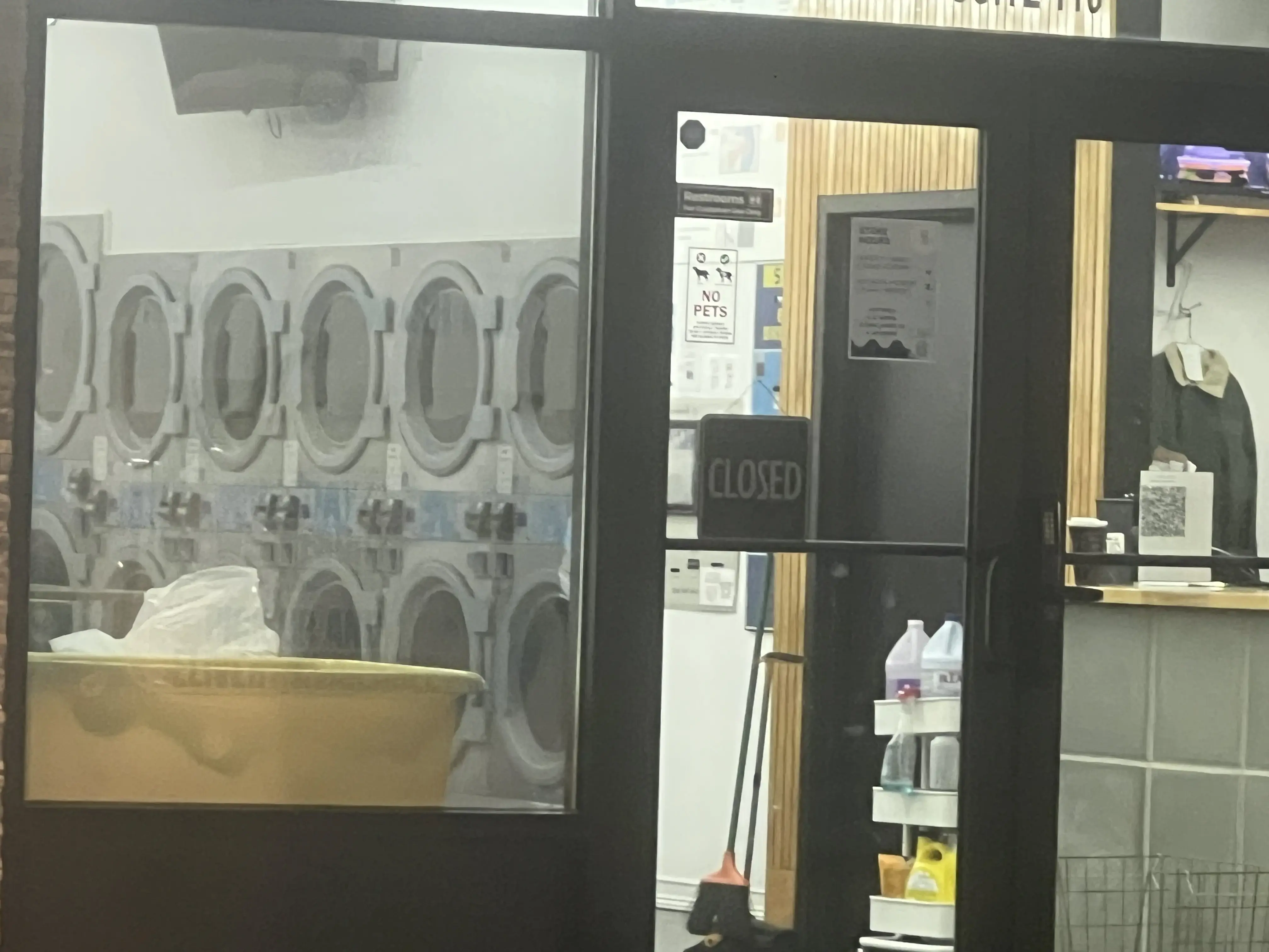 FreshWash Laundromat 2 thumbnail 8