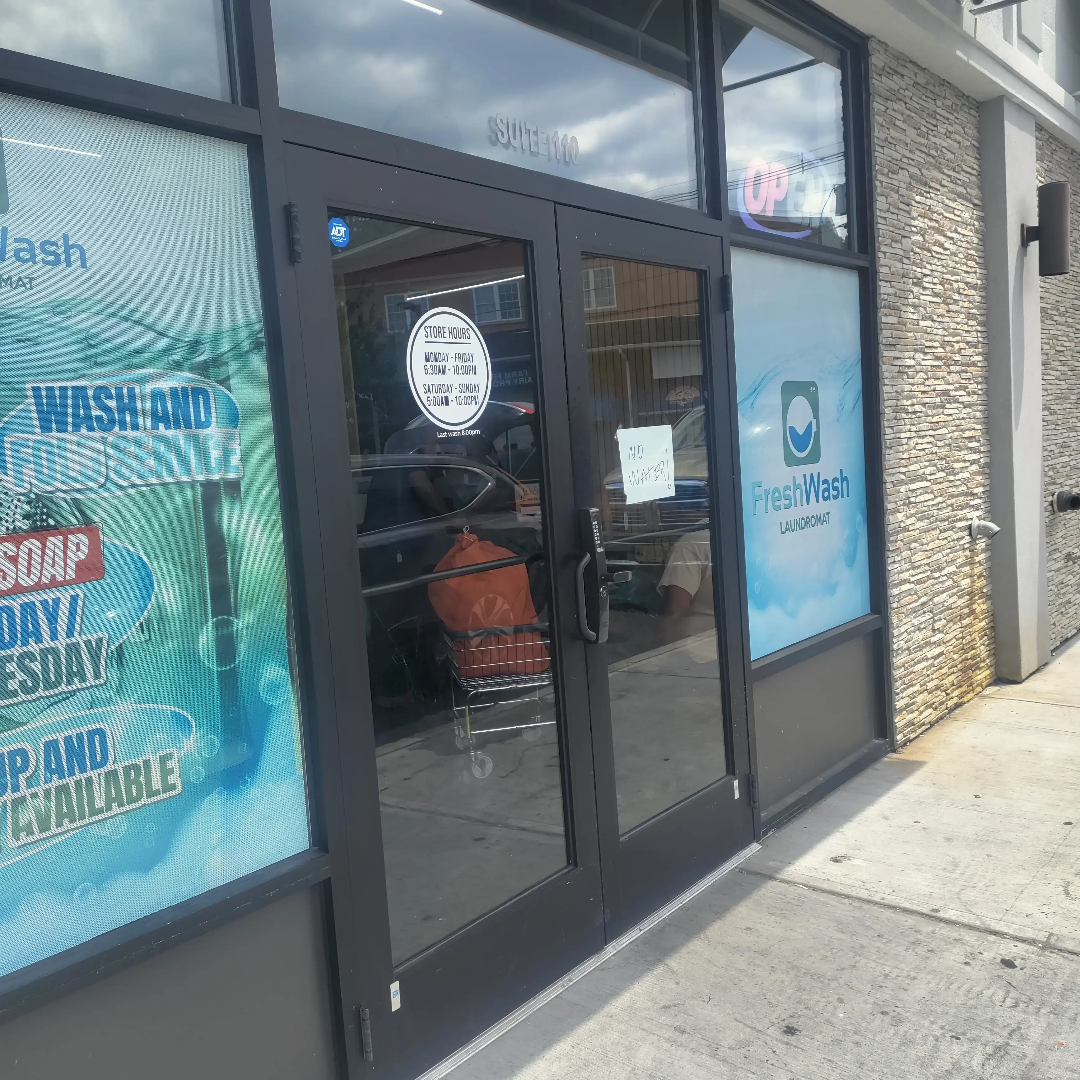FreshWash Laundromat 2 thumbnail 18