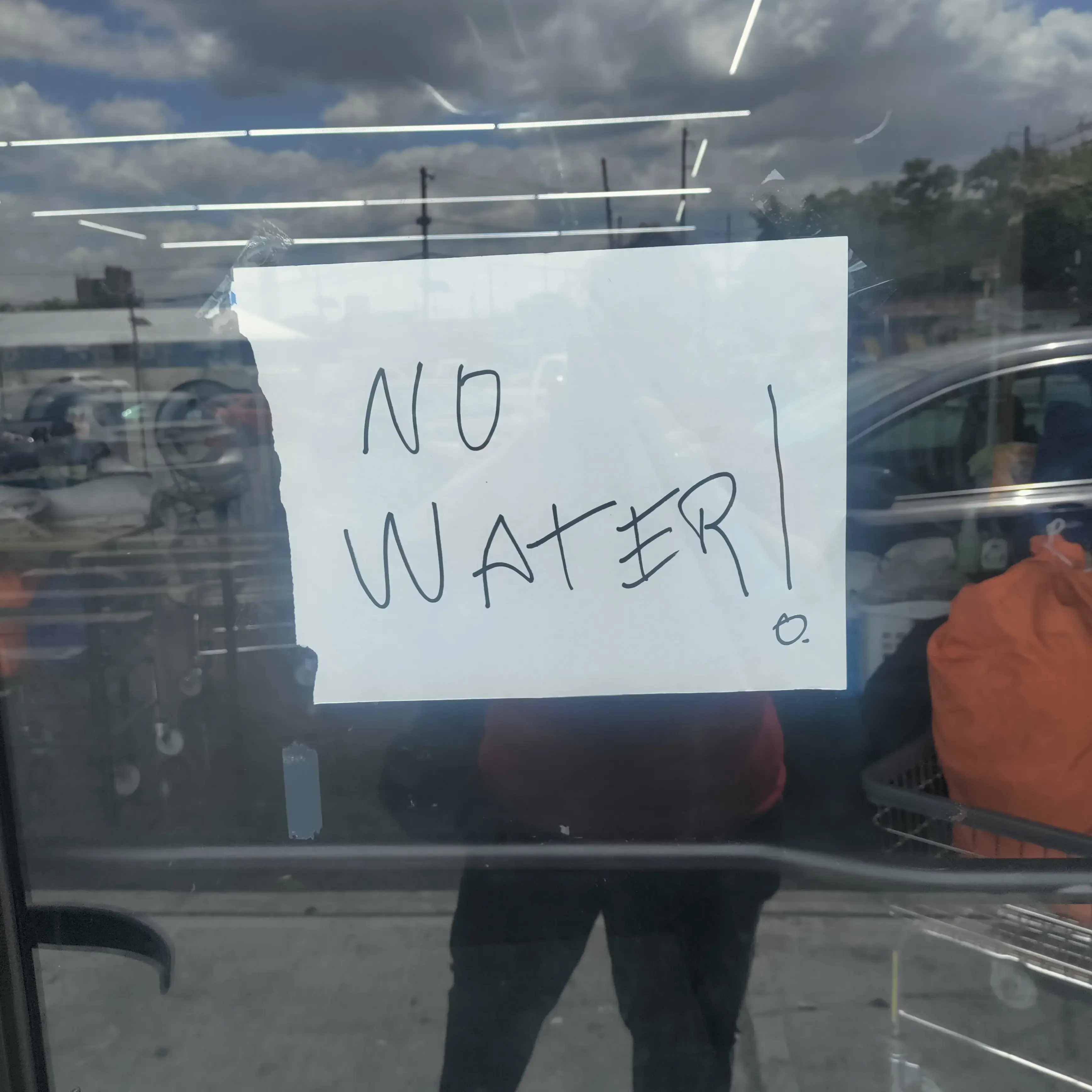 FreshWash Laundromat 2 thumbnail 9